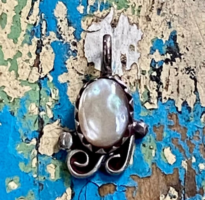 Authentic Navajo Sterling Silver Mother of Pearl Pendant Necklace - Handcrafted Jewelry for Women, Perfect for Gifts & Special Occasions
