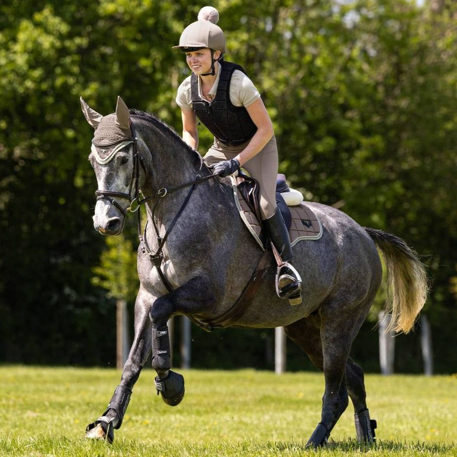 LeMieux Loire Classic GP Square Saddle Pad for Horses - Breathable & Shock Absorbing Riding Pad for Dressage, Jumping & Training - Premium Equestrian Saddle Pads for Comfort & Performance