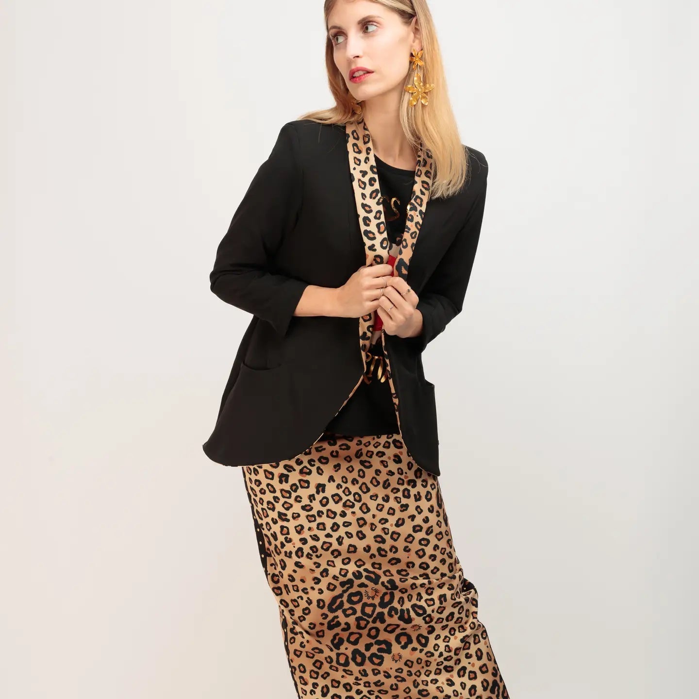 Elegant Leopard Print Blazer for Women - Chic Smoking Jacket for Parties, Weddings & Evening Events