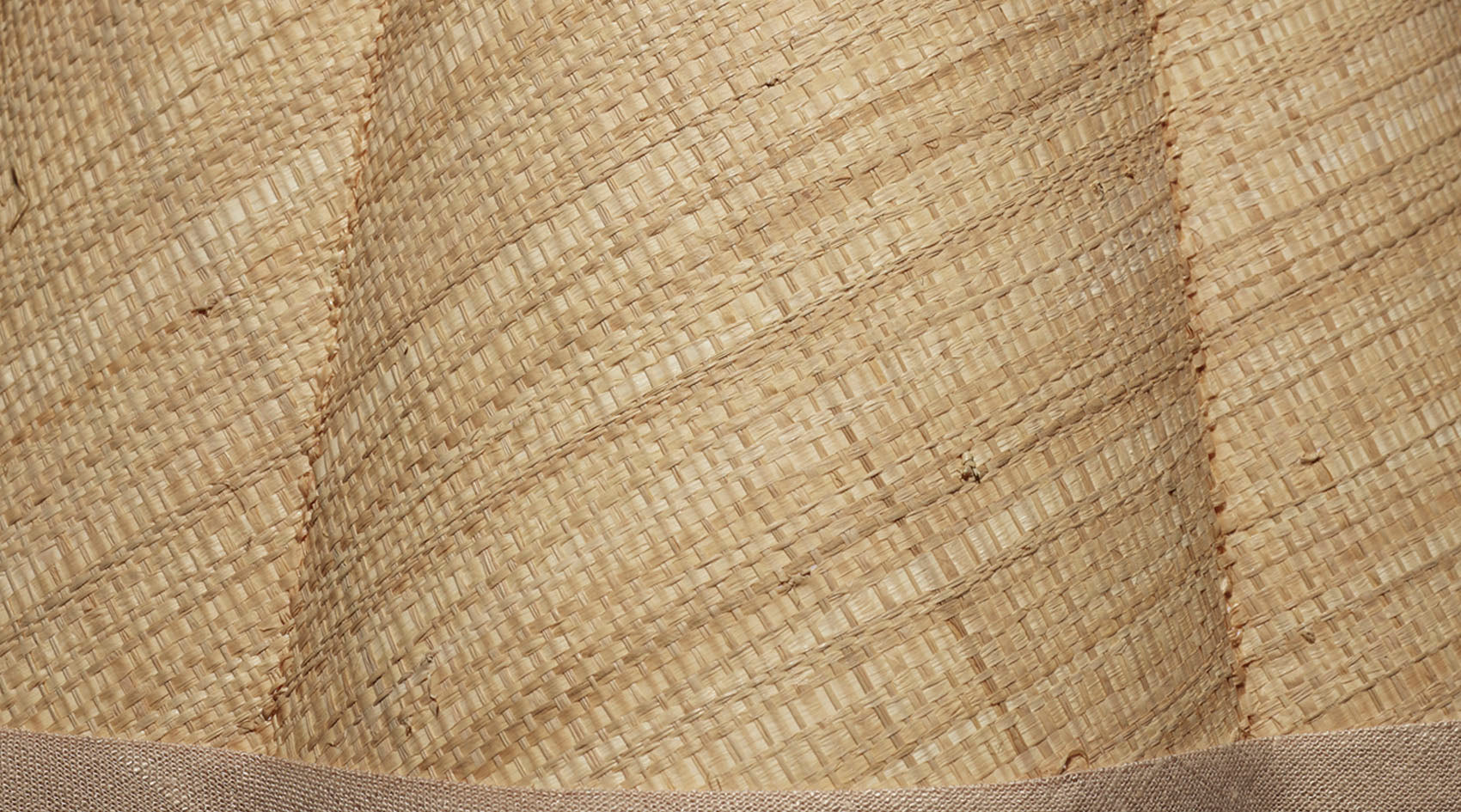 Stylish Raffia Scalloped Lamp Shade - Natural Woven Rattan Pendant Light Fixture for Boho Bedroom, Living Room & Dining Room Decor