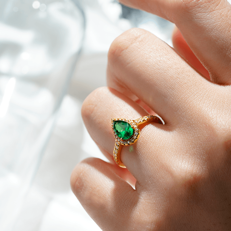 1.5 CT Pear Shaped Emerald Engagement Ring with White Sapphire Halo Accents - Vintage Style Wedding Band for Women, Perfect for Proposals, Anniversaries & Special Occasions