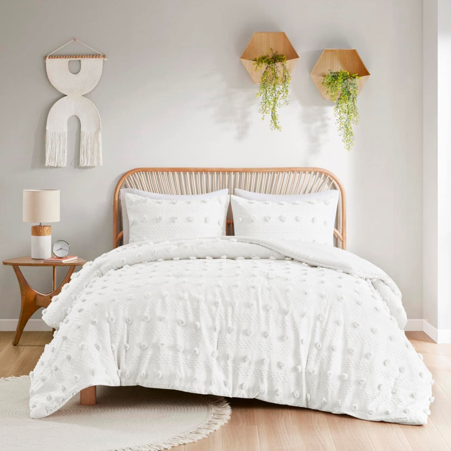 Intelligent Design Twin Comforter Set - Clipped Jacquard Bedding with Chic Pompoms, All-Season Lightweight & Fluffy Comforter with 1 Sham (Lucy Collection, Twin/Twin XL, Ivory) - Perfect for Guest Rooms, Dormitories & Cozy Bedroom Decor
