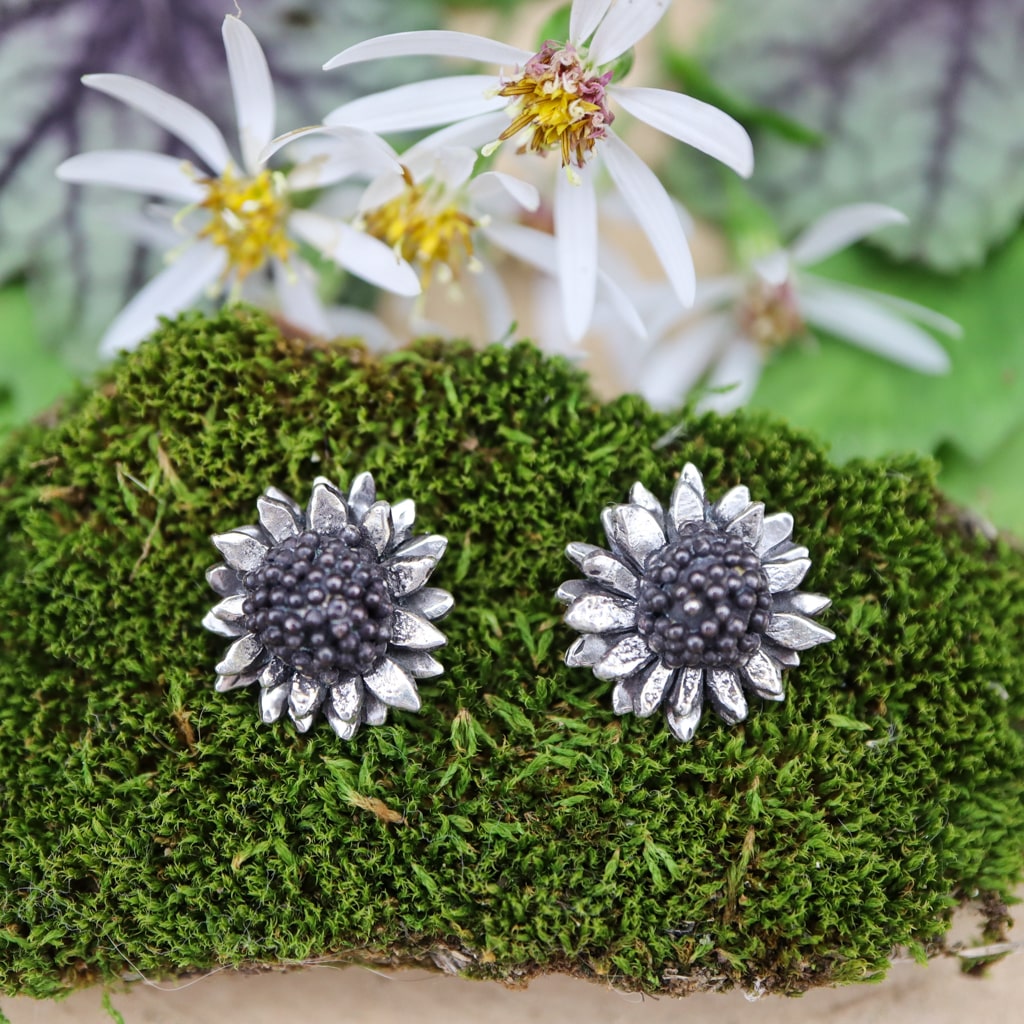 Sunflower Dangle Earrings for Women - Gold Floral Drop Earrings - Boho Summer Jewelry Gift - Perfect for Weddings, Parties & Everyday Wear