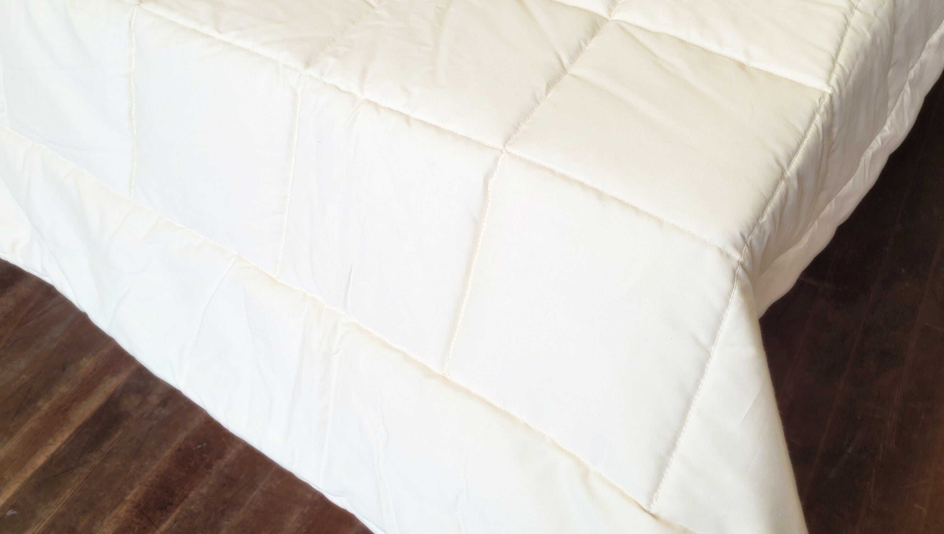 Organic Quilted Cotton Comforter - Hypoallergenic & Breathable Queen Size Bedding Set for All Seasons | Perfect for Cozy Nights, Guest Rooms & Eco-Friendly Home Decor