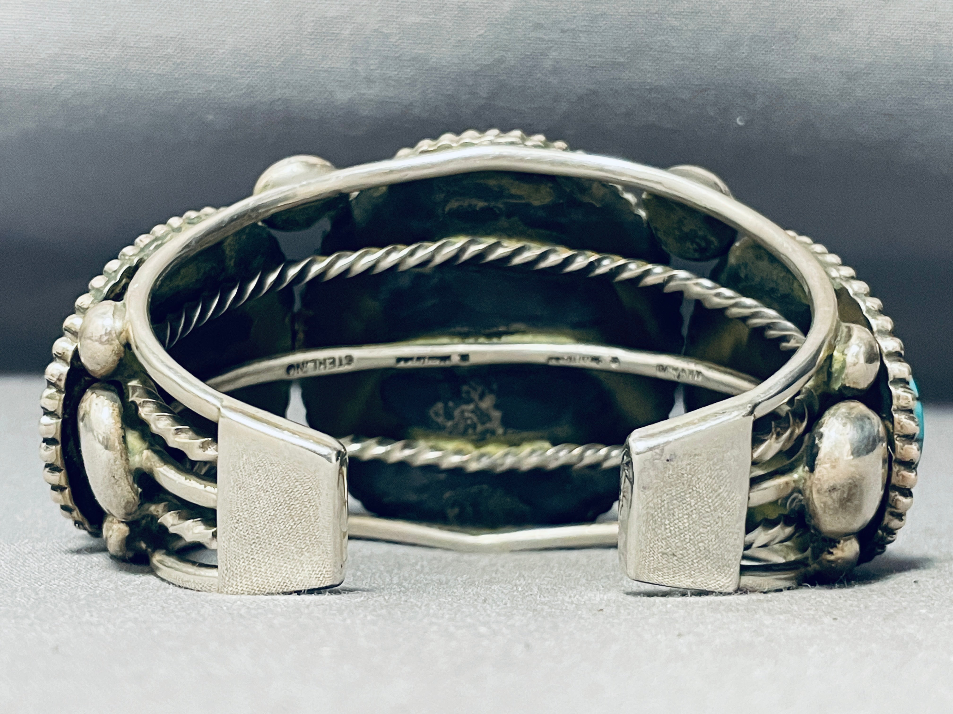 151g Vintage Native American Navajo Spiderweb Turquoise Sterling Silver Cuff Bracelet - Handmade Southwest Jewelry for Boho Fashion & Gift Giving