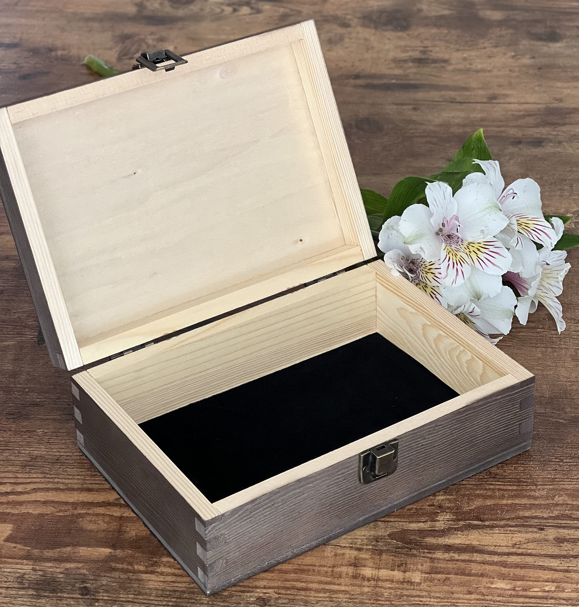 Personalized Graduation Gift Box - Engraved Keepsake Memory Box for Him & Her - Custom Graduation Cap & Decorative Box - Perfect for High School & College Graduation Celebrations