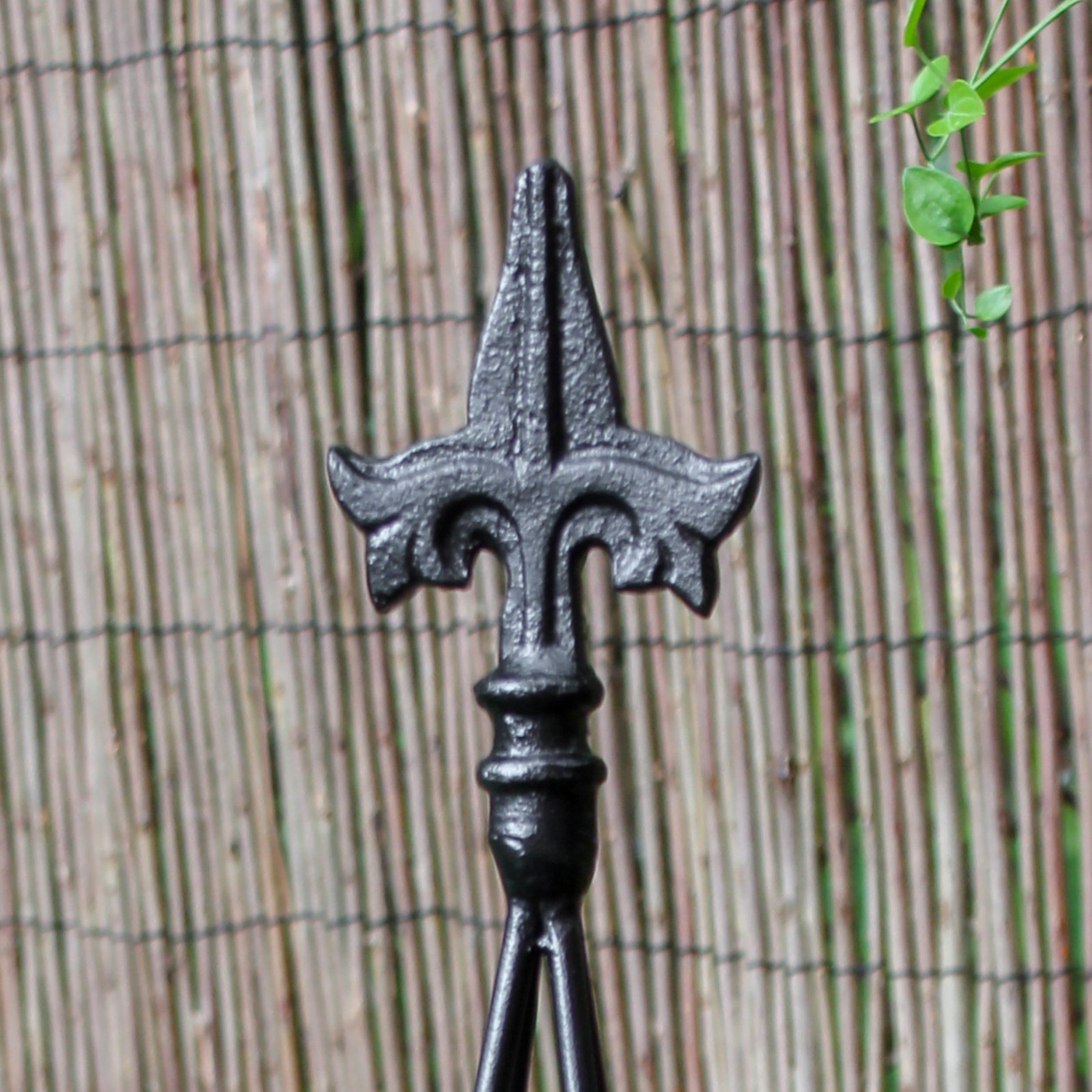 Fleur De Lis Garden Trellises - Elegant Metal Vine Support for Climbing Plants, Roses & Flowers | Perfect for Outdoor Gardens, Patios & Backyard Decor