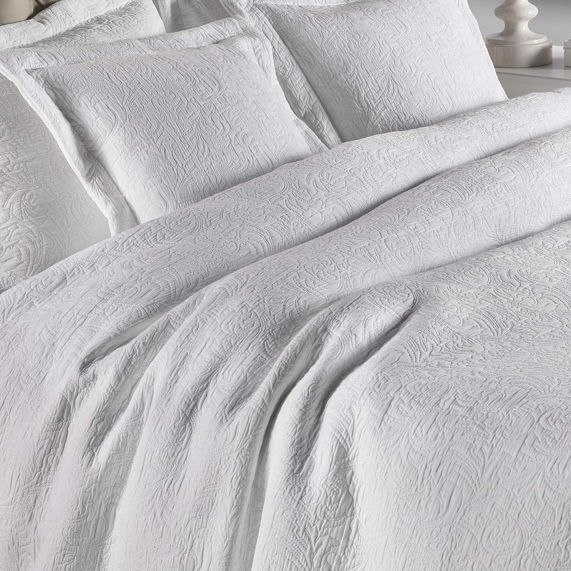 Forest Woven White Bedspread - Soft & Breathable Cotton Coverlet for Queen/King Size Beds - Perfect for Bedroom Decor, Guest Rooms & Cozy Home Styling