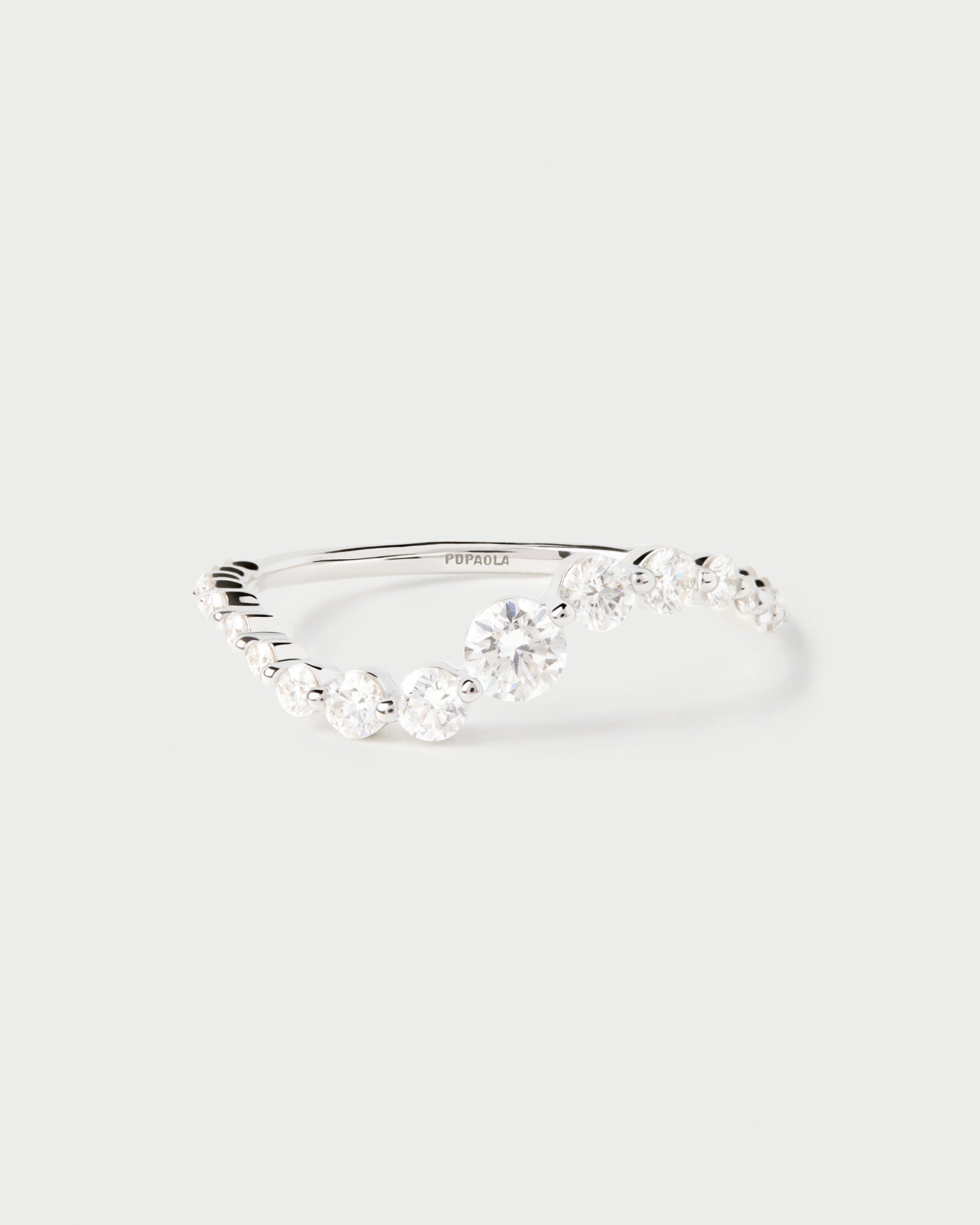 Elegant Diamond and White Gold Venus Ring for Women - Perfect for Weddings, Anniversaries, and Special Occasions