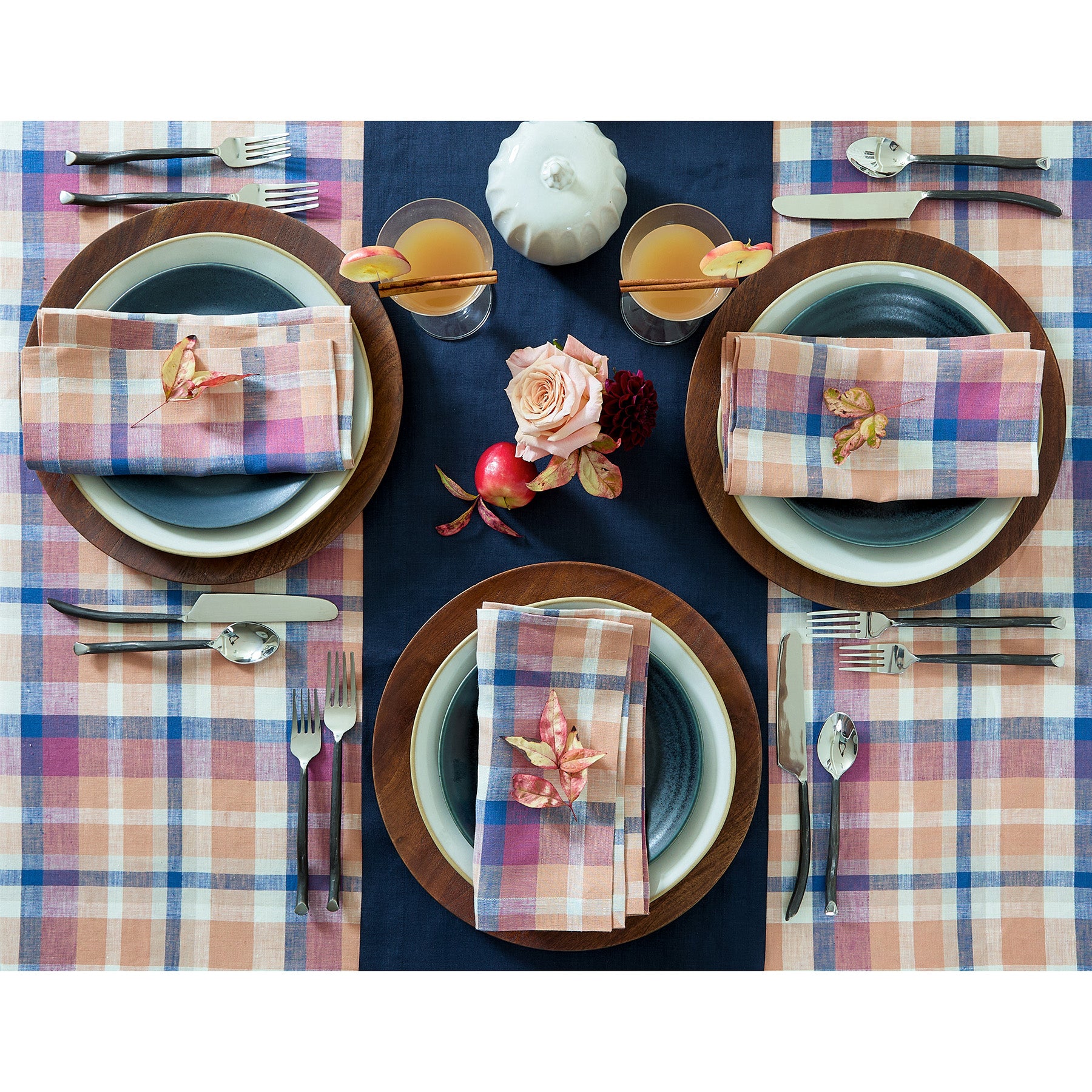 Elegant Fete Table Runner for Weddings, Parties & Events - Premium Decorative Dining Table Cloth for Home Decor & Special Occasions
