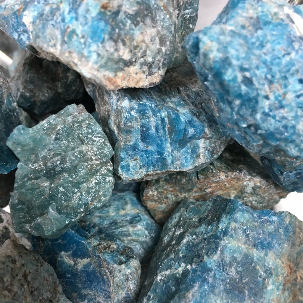 Natural Apatite Rough Pocket Stone - Healing Crystal for Meditation, Stress Relief & Energy Balancing - Perfect for Reiki, Yoga & Spiritual Practices