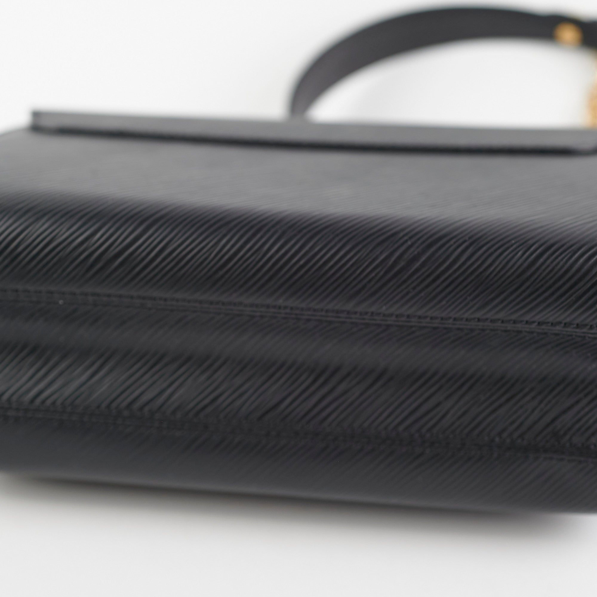 Louis Vuitton Twist MM Black Leather Handbag for Women - Luxury Designer Crossbody Bag for Work, Travel & Evening Events