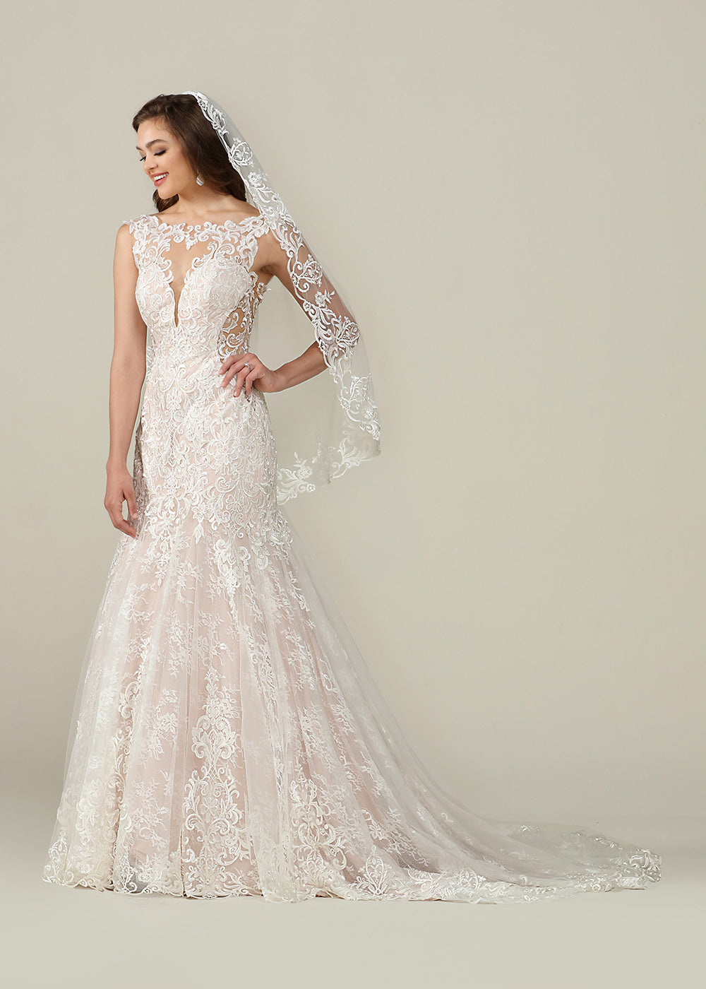 Emilia Veil - Elegant Lace Wedding Veil for Brides | Perfect for Church Ceremonies, Beach Weddings & Photo Shoots