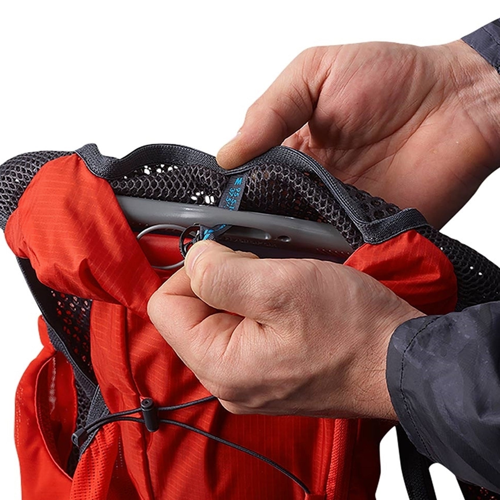 Salomon Soft Reservoir 1.5L Hydration Bladder - Lightweight & Leak-Proof Water Storage for Hiking, Running, Cycling & Outdoor Adventures