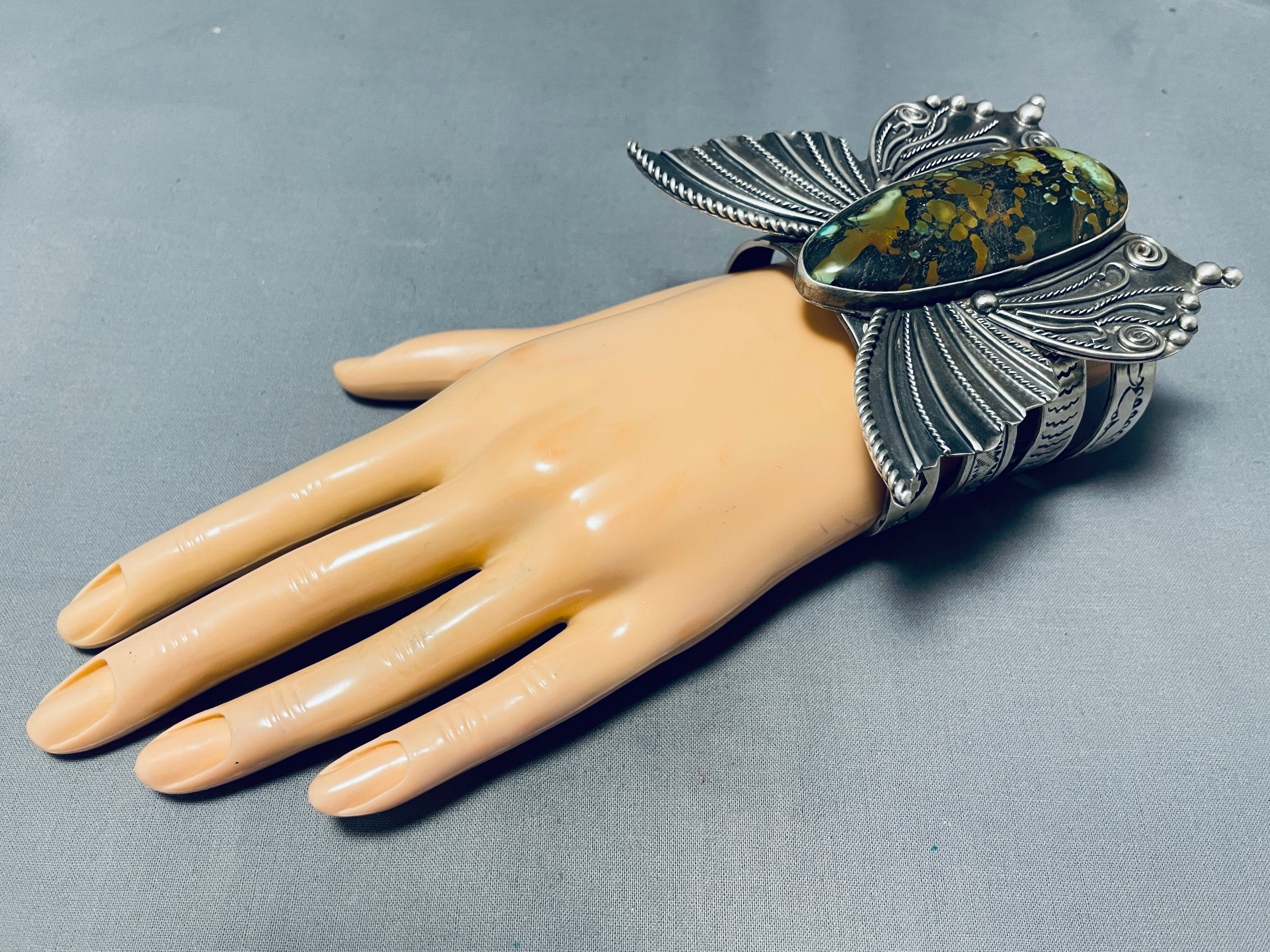 184g Authentic Navajo Sterling Silver Butterfly Bracelet with Green Turquoise – Handmade Native American Jewelry for Women, Perfect for Gifts, Boho Fashion & Special Occasions