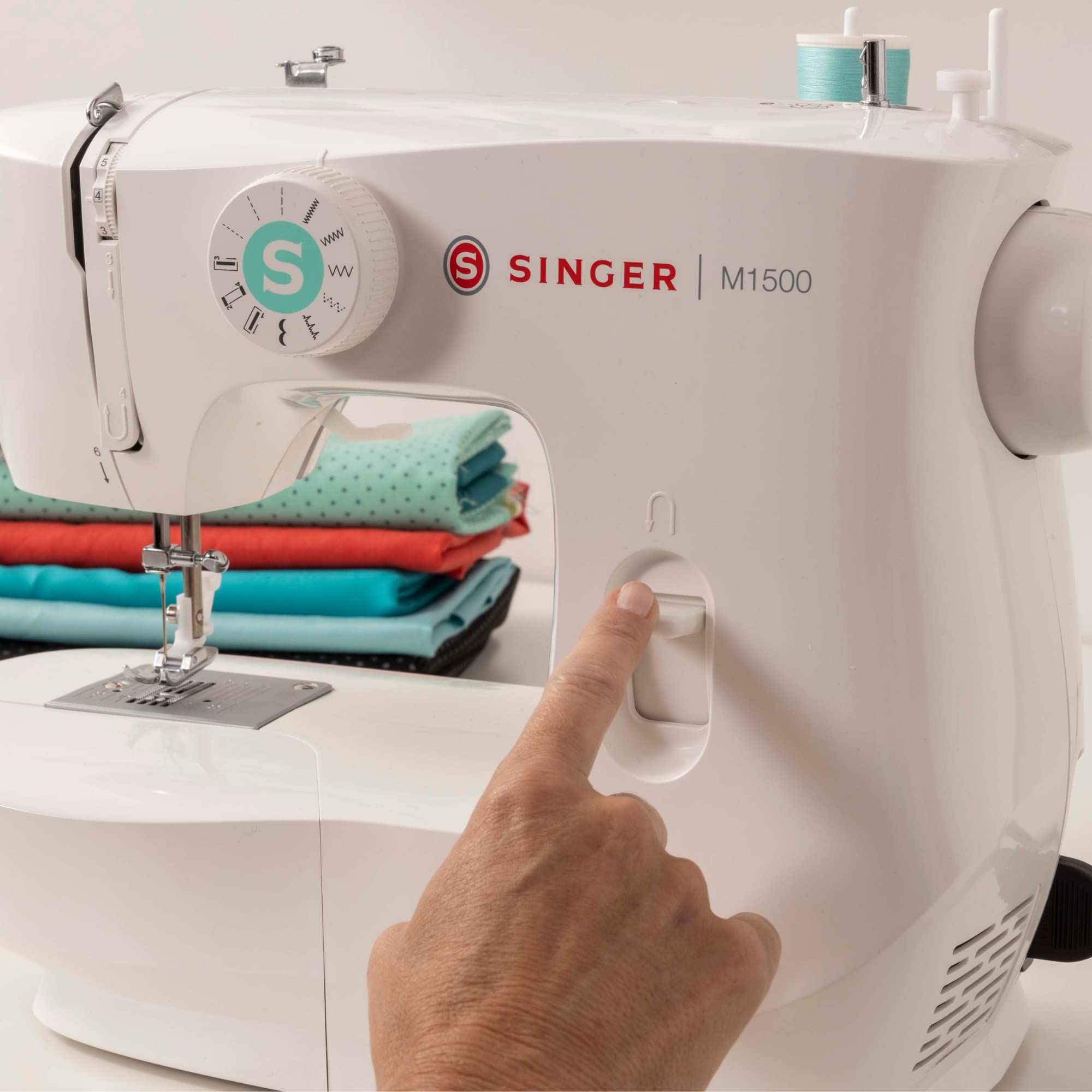 SINGER M1500 Lightweight Portable Sewing Machine with 57 Stitch Patterns, LED Light & Buttonhole Function | Complete Accessory Kit Included | Perfect for Quilting, DIY Crafts, Clothing Repair & Home Mending Projects