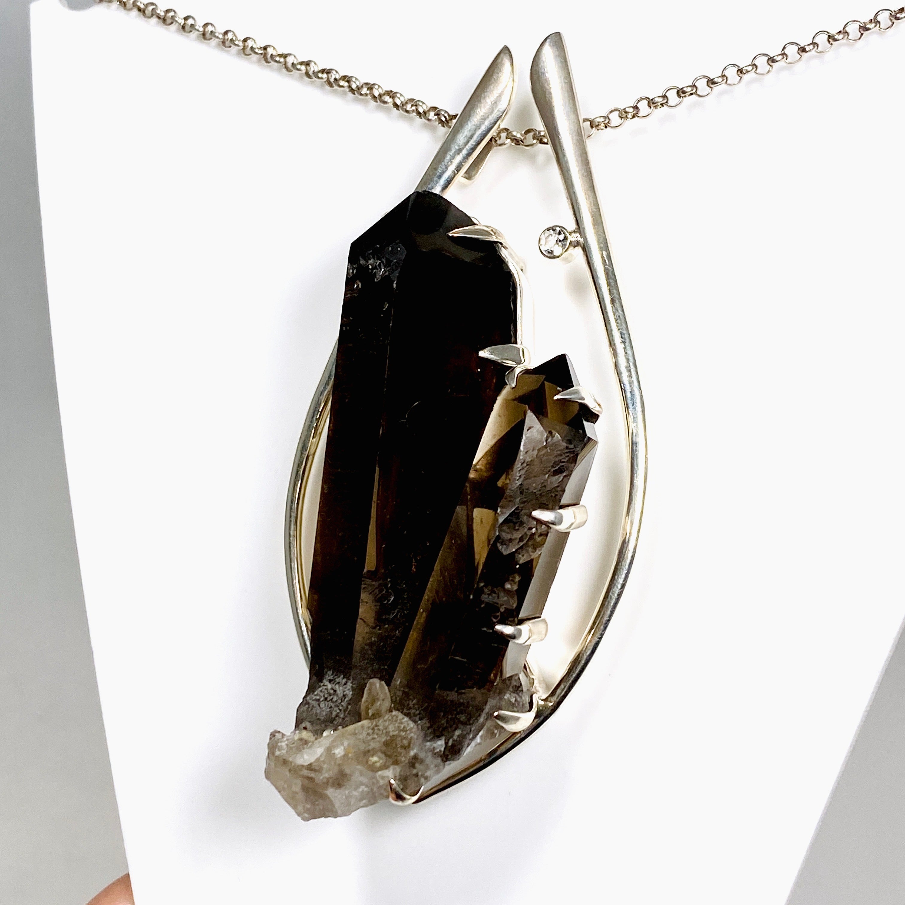Natural Smokey Quartz Crystal Pendant Necklace - Healing Stone Jewelry for Women & Men - Perfect for Meditation, Energy Cleansing & Spiritual Gifts