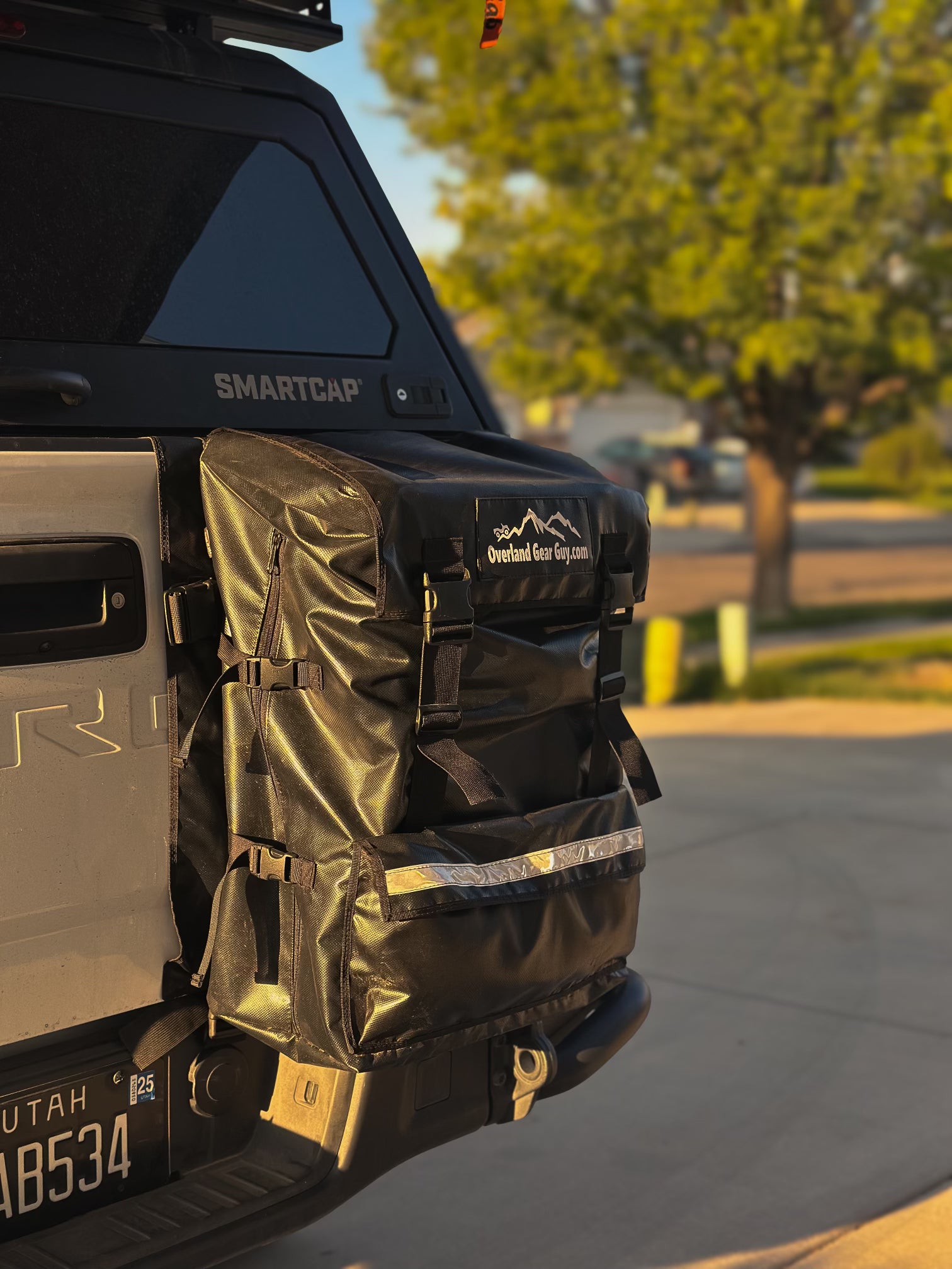 The Max Adventure Tailgate Trash Bag - Heavy Duty Outdoor Garbage Can for Camping, Picnics & Tailgating - Waterproof & Durable Waste Container for Beach, Park & Road Trips