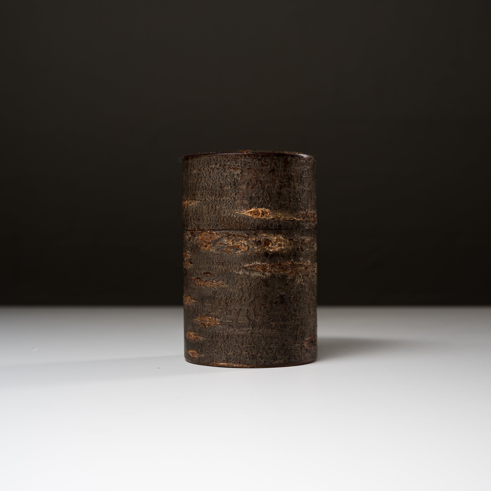 Premium Tomioka Cherry Bark Tea Caddy - Sokawa Chirashi Style Medium Size | Handcrafted Japanese Birchwood Tea Storage Box | Perfect for Matcha, Loose Leaf Tea & Coffee Storage | Traditional Japanese Tea Ceremony Accessory