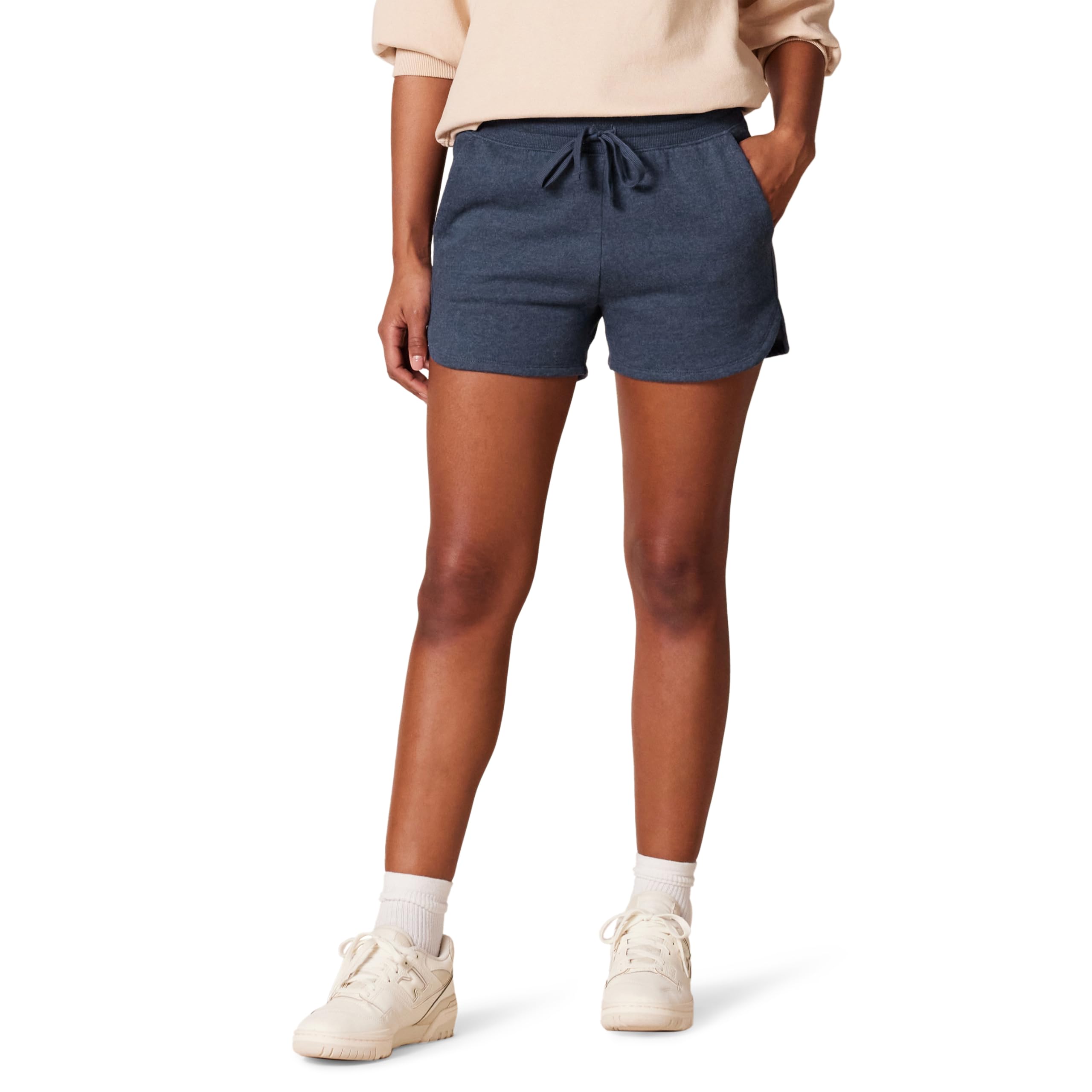 Amazon Essentials Women's Soft Fleece Shorts with Pockets - Comfortable Lounge & Sleep Shorts for Relaxing at Home, Yoga, or Running Errands