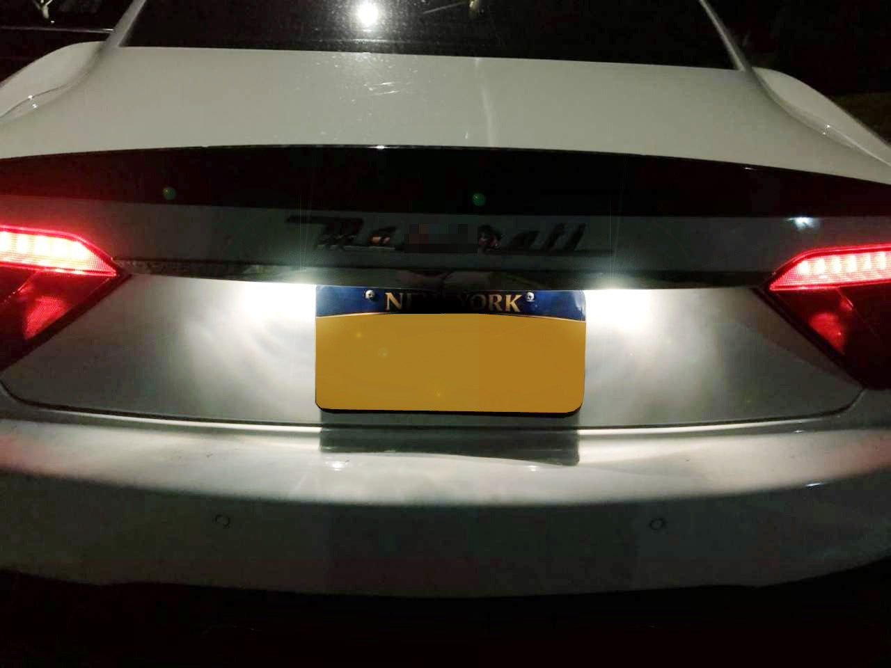 18 SMD LED License Plate Lights for Maserati 4200 GT Coupe/Spyder & GranTurismo - Super Bright White Light, Easy Installation, Waterproof - Perfect for Night Driving & Car Customization