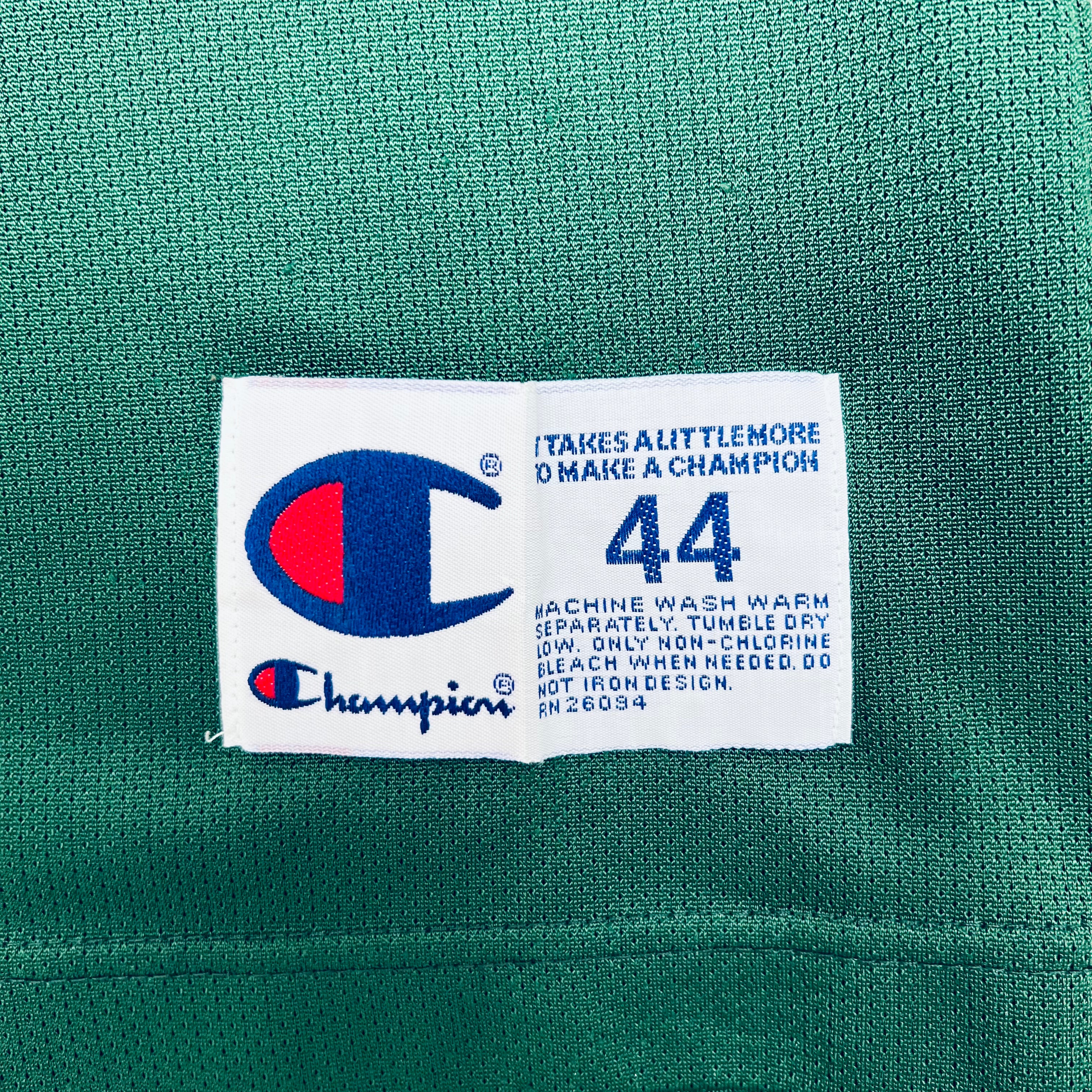 Shawn Kemp 1995/96 Seattle Supersonics NBA Championship Jersey - Men's Medium Replica Basketball Shirt for Fans & Collectors | Game Day, Cosplay & Sports Memorabilia Display