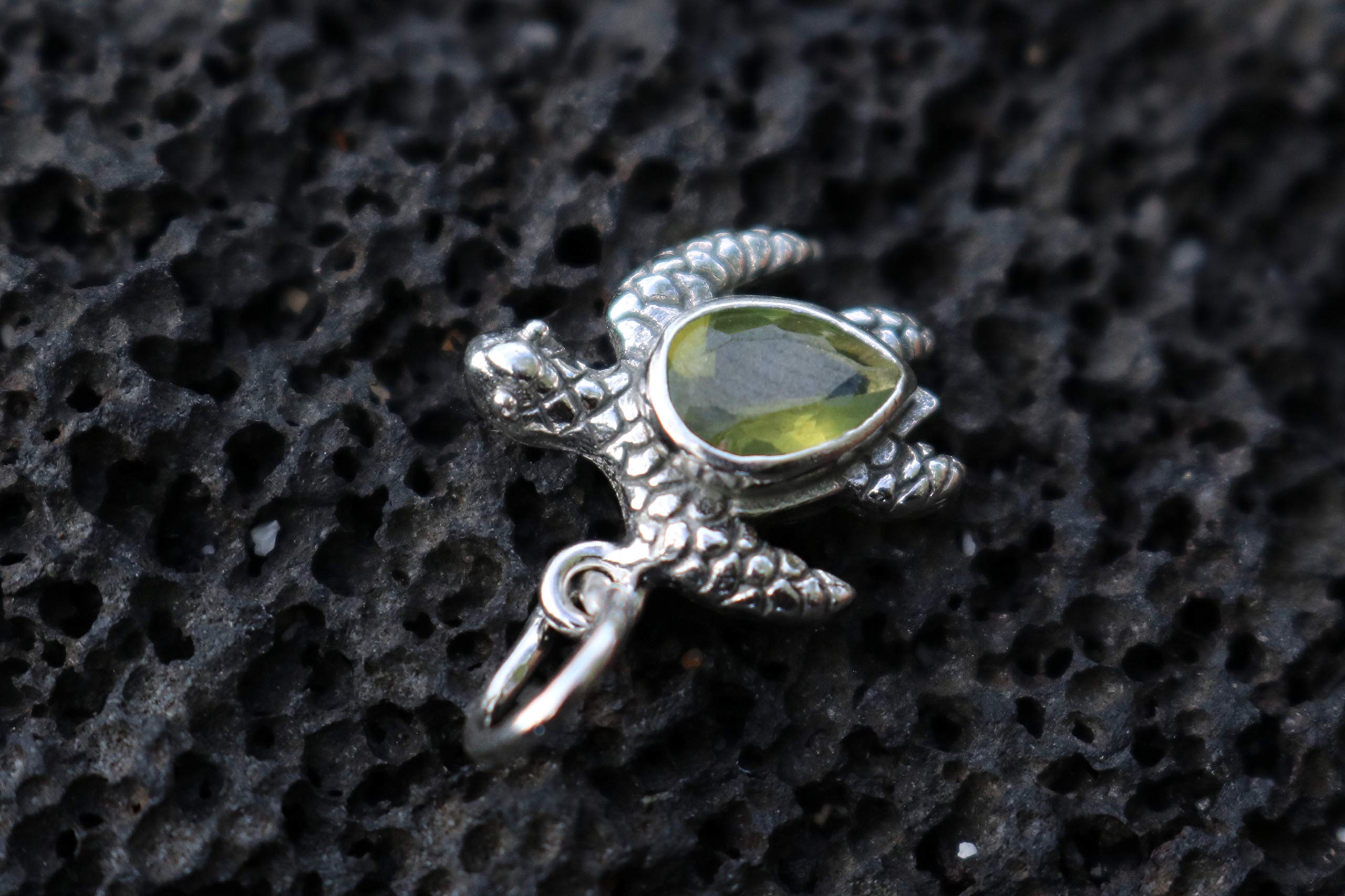Peridot Turtle Charm Necklace - Sterling Silver Pendant for Women, Gift for Nature Lovers, Birthday & Anniversary Jewelry
