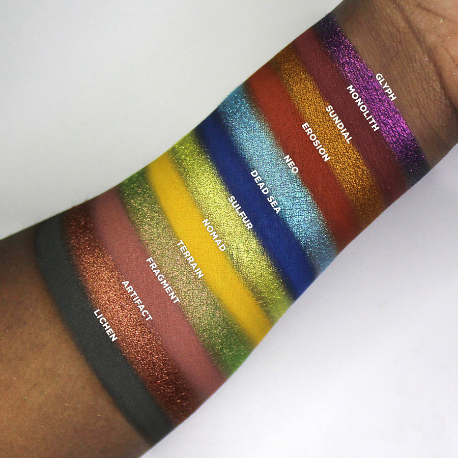 Archeo Palette - Premium Makeup Eyeshadow Palette with 12 Highly Pigmented Shades | Perfect for Professional Makeup Artists & Everyday Glam Looks | Ideal for Parties, Weddings & Special Occasions