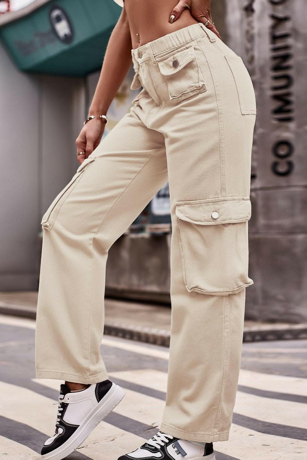 Stylish Button-Front Knee Pocket Denim Jeans for Women - Perfect for Casual Outfits & Everyday Wear