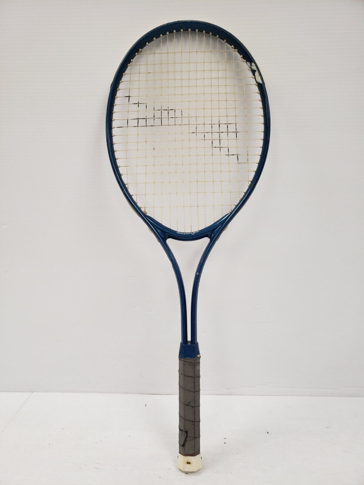 Slazenger Panther Series Tennis Racquet - Lightweight & Durable for Men & Women - Perfect for Beginners & Intermediate Players - Ideal for Training, Matches & Recreational Play