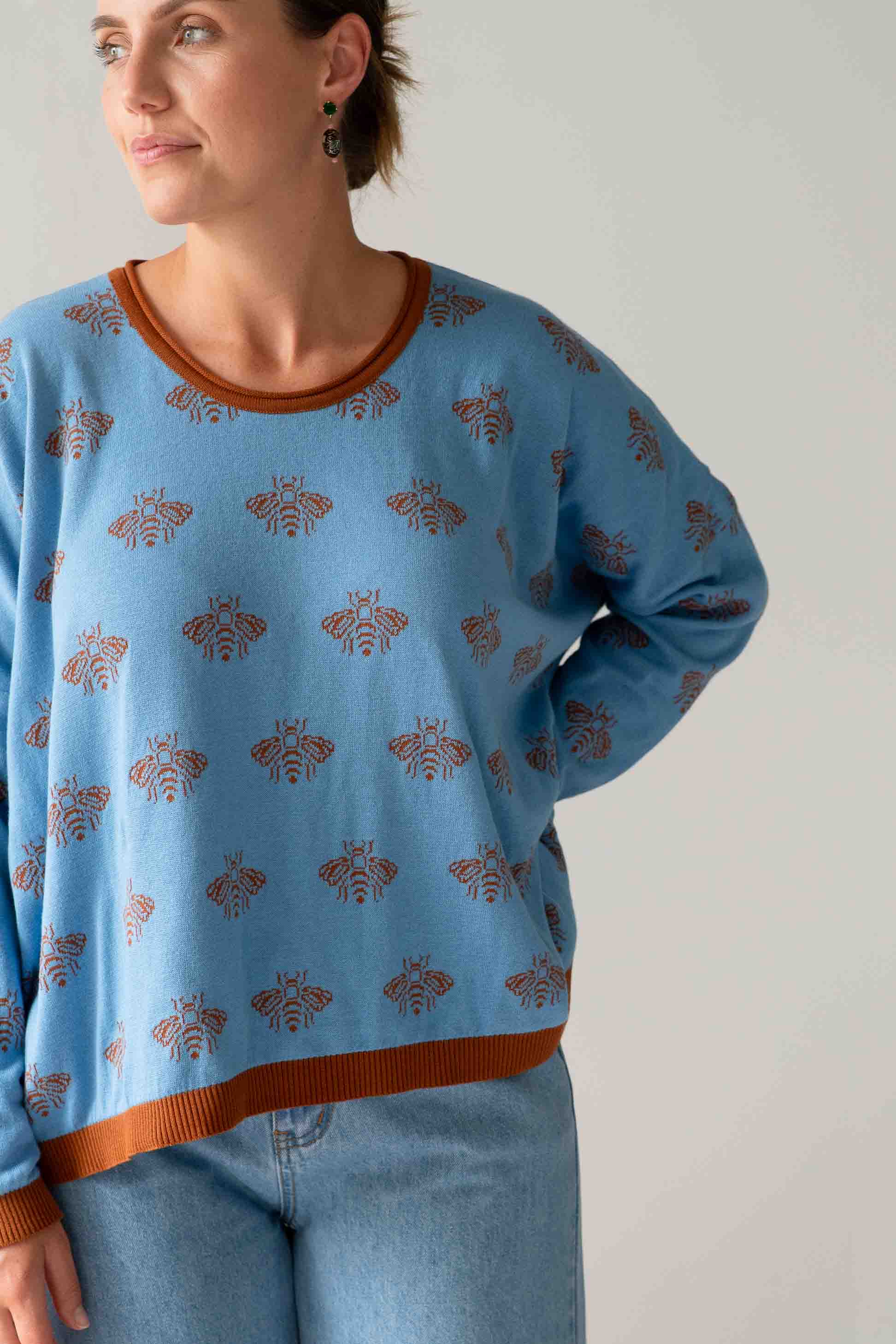 Lazybones Anouk Jumper Bees - Cozy Women's Knit Sweater for Fall & Winter, Casual Wear & Home Relaxation