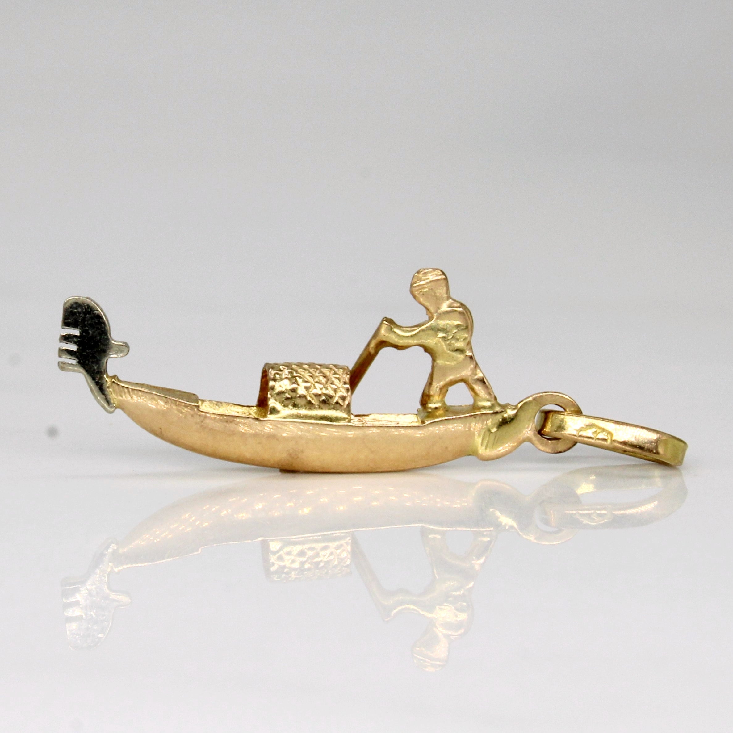 18K Yellow Gold Venetian Gondola Charm Pendant - Elegant Italian Jewelry for Necklace, Bracelet & Gift - Perfect for Travel Lovers & Venice Souvenirs