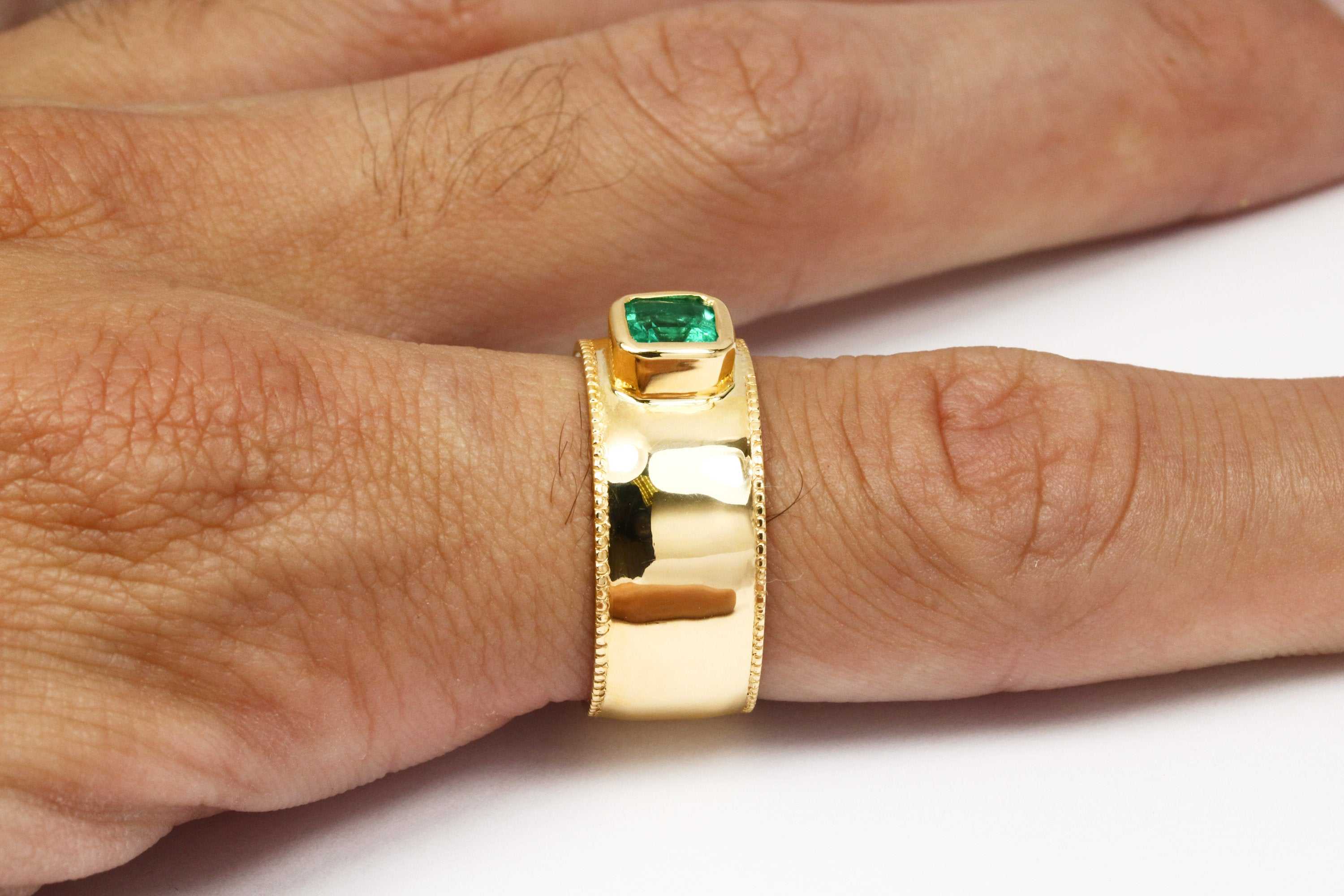 0.60 Carat Colombian Emerald Men's Ring in 14K Gold - Modern Wedding Band, Anniversary Gift for Him, Engagement Ring for Men