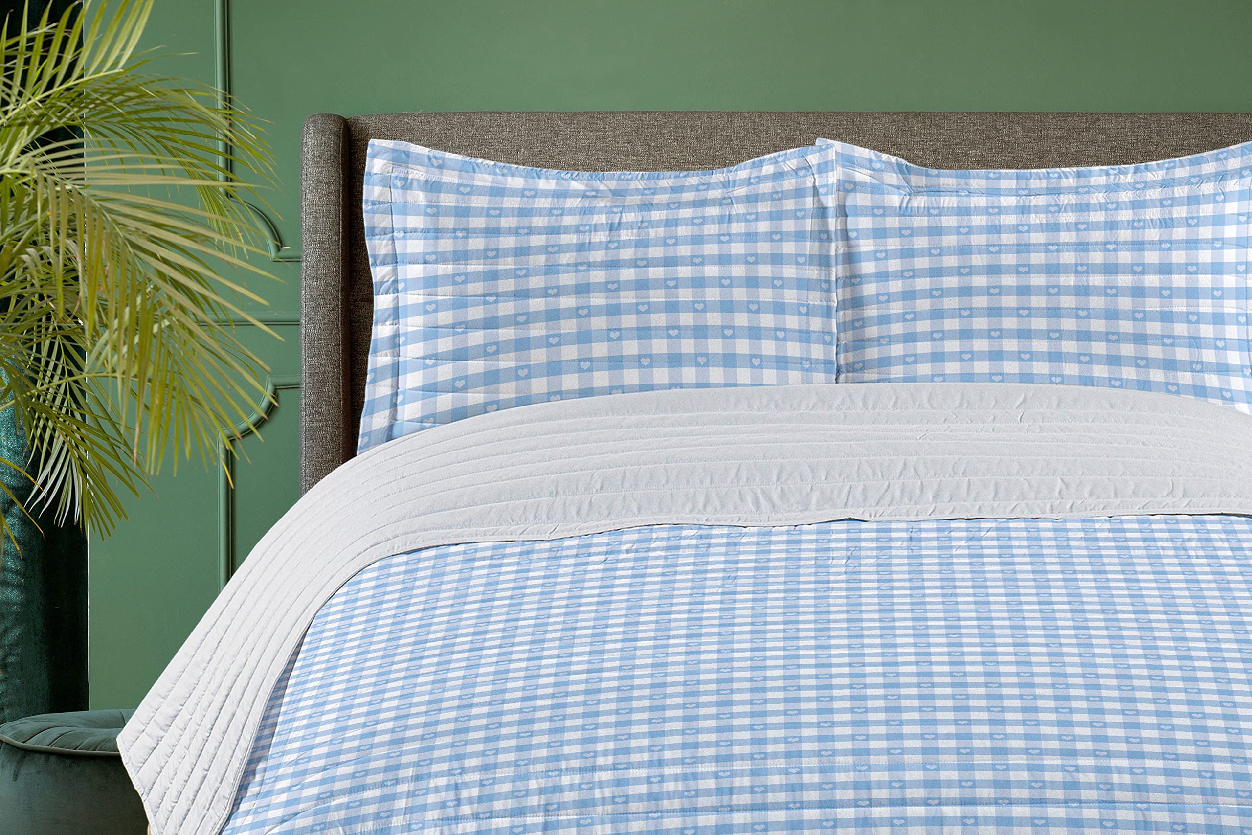 Ambesonne Checkered Microfiber Bedspread Set - Gingham Pattern with Heart Motifs in Pastel Blue & White | Soft King Size Bedding Set with Comforter & Pillow Shams | Perfect for Master Bedroom, Guest Room & Cozy Home Decor