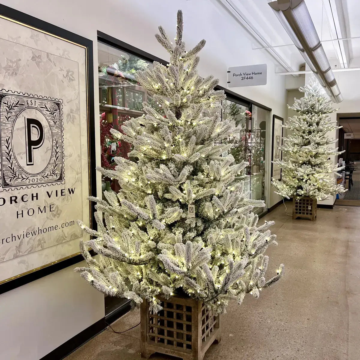 7.5 Foot Pre-Lit Flocked Balsam Fir Christmas Tree with 500 Warm White LED Lights - Perfect for Holiday Home Decor & Festive Celebrations