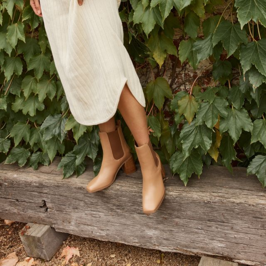 Link Chelsea Ankle Boots for Women - Dark Camel Smooth Leather - Perfect for Office, Casual Outfits & Fall/Winter Fashion