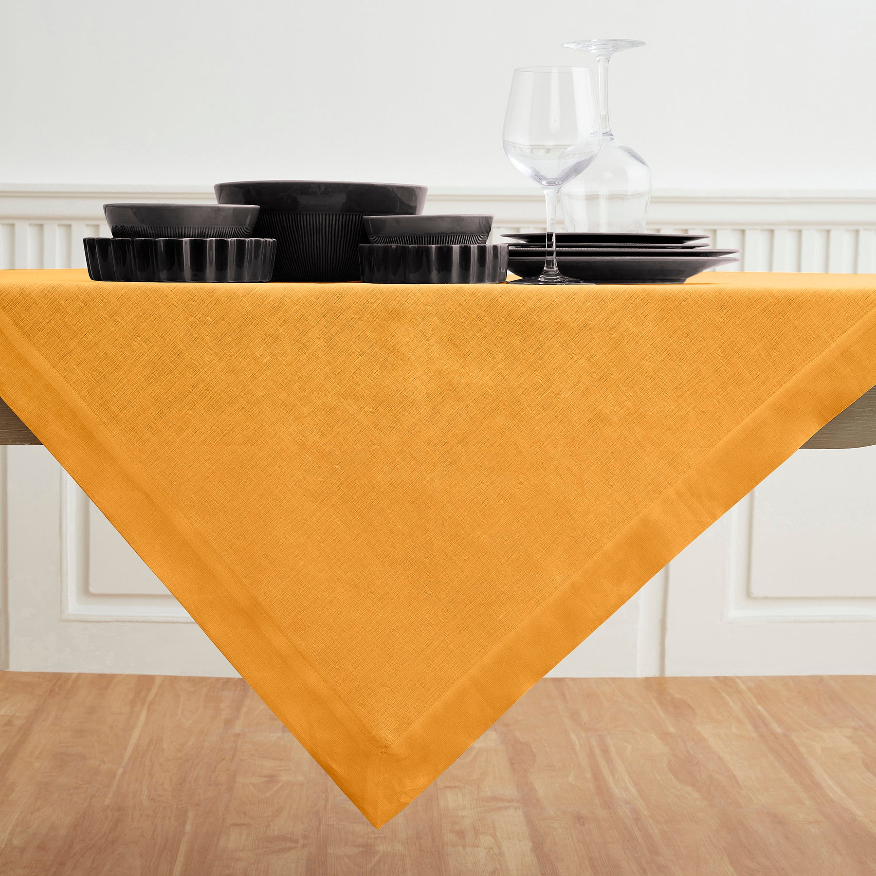 Fete Table Throw - Elegant & Durable Table Cover for Parties, Weddings & Events | Perfect for Indoor & Outdoor Celebrations