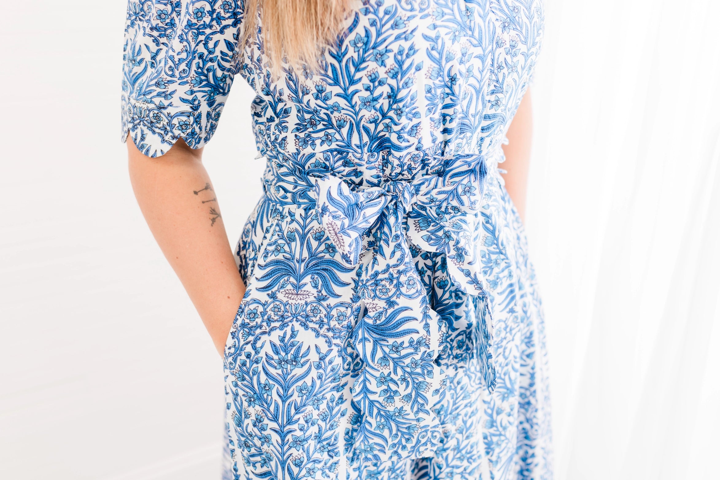 Elegant Blue Italian Grace Scalloped Dress for Women - Perfect for Weddings, Parties & Special Occasions