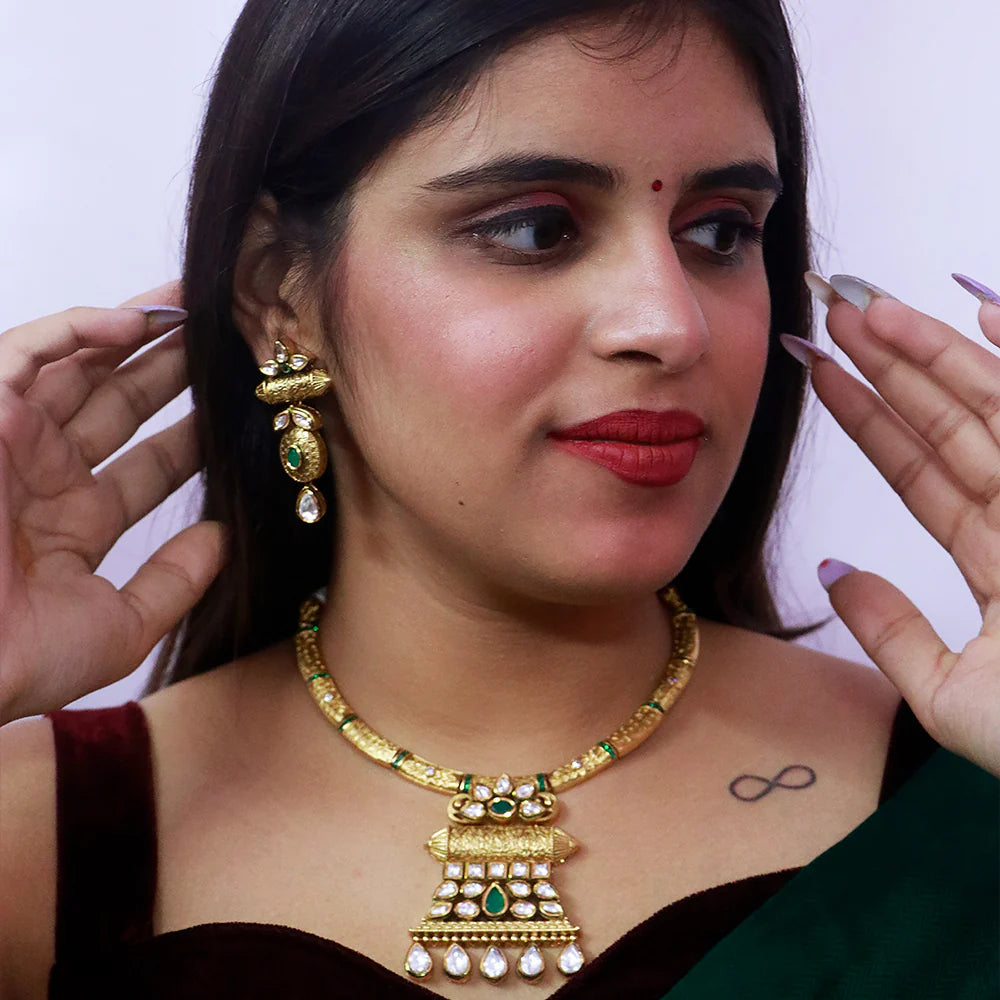 Exquisite Gold Plated Royal Kundan Necklace (D555) - Elegant Indian Jewelry for Weddings, Parties & Special Occasions