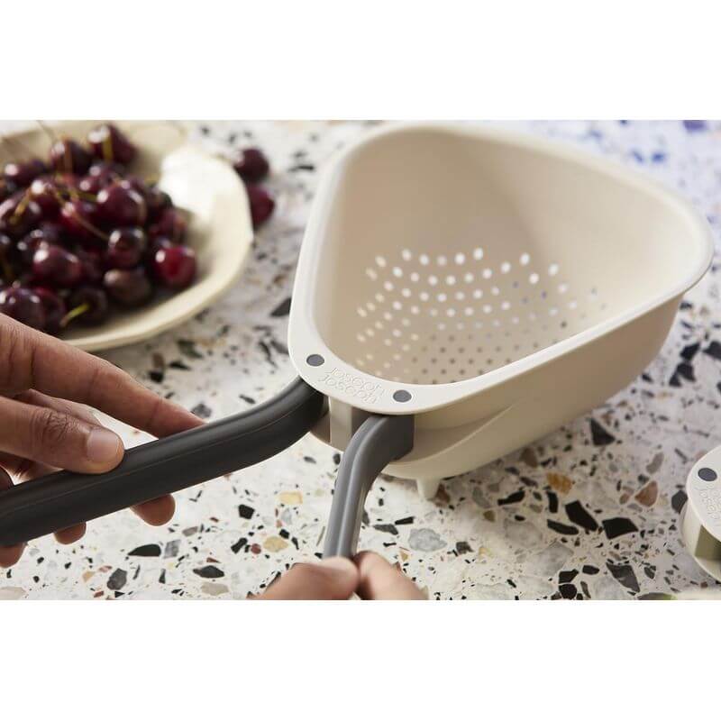 Joseph Joseph Droplet Large Plastic Folding Colander - Collapsible Kitchen Strainer for Pasta, Vegetables & Fruits - Space Saving Design for Small Kitchens & Camping