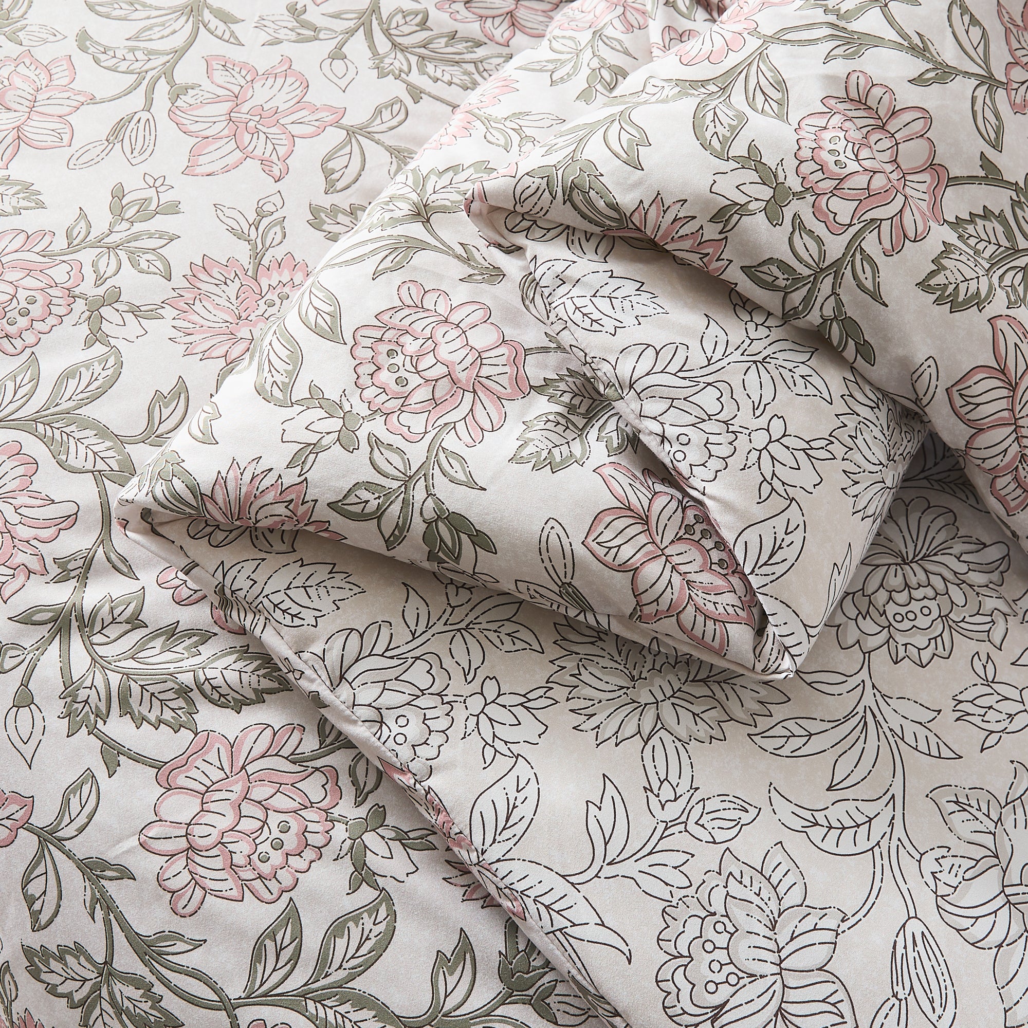 Zara Floral Block Reversible Comforter 5-Piece Bedding Set | Soft & Breathable Duvet Cover with Pillowcases | Perfect for Master Bedroom, Guest Room & Dorm Decor