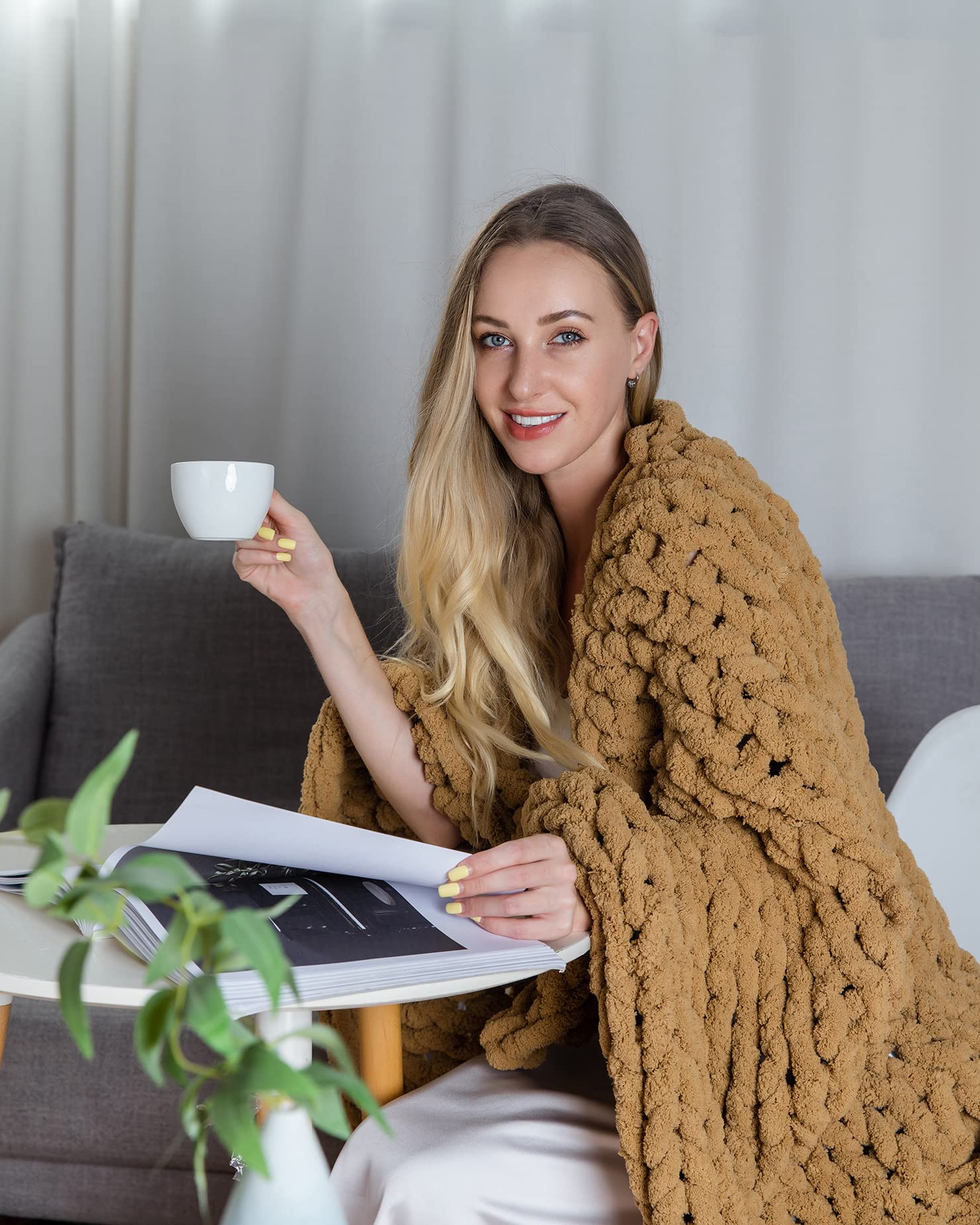 Alzoear Chunky Knit Throw Blanket - Soft Chenille Handmade Cozy Warm Blanket for Sofa, Bed, Couch - Perfect for Living Room, Bedroom Decor - Ultra Plush & Luxurious - Dark Khaki 60x80 Inches - Ideal for Winter Nights, Movie Time & Home Decoration