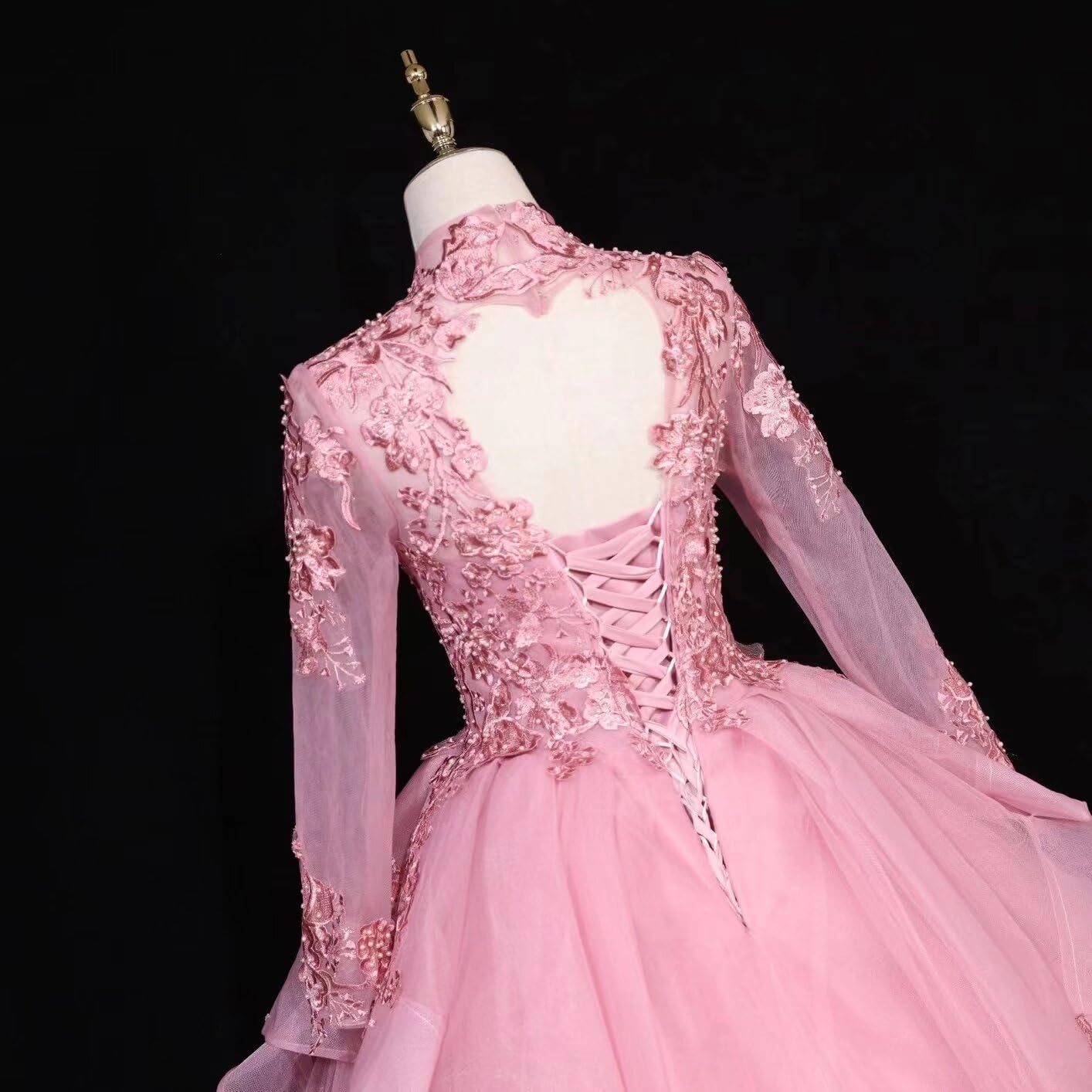 2025 Vintage V-Neck Long Illusion Sleeves Prom Formal Evening Dress - A-Line Lace Applique Gown for Homecoming, Wedding & Black Tie Events