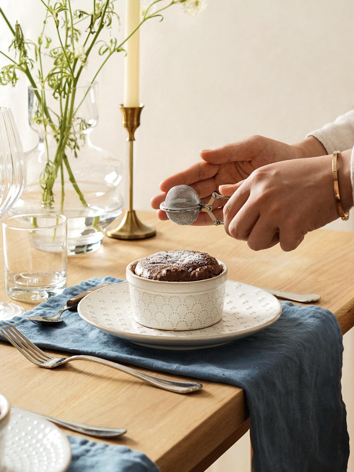 LE TAUCI 6 oz Ceramic Ramekins - Set of 4, Arctic White for Baking Creme Brulee & Desserts