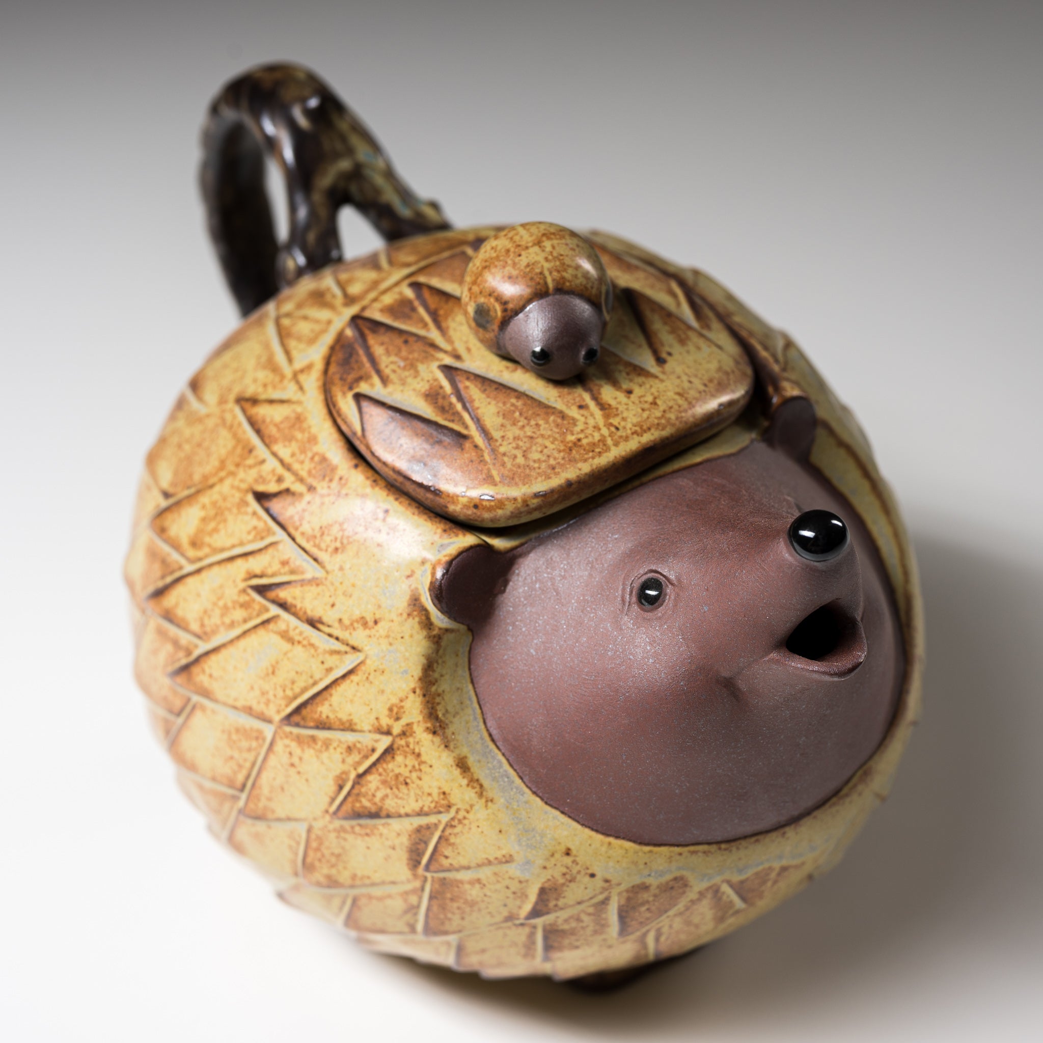 Seto Ware KASHIWA Hedgehog Animal Teapot - Japanese Ceramic Tea Pot with Unique Hedgehog Design | Perfect for Tea Ceremonies, Home Decor & Gift Giving