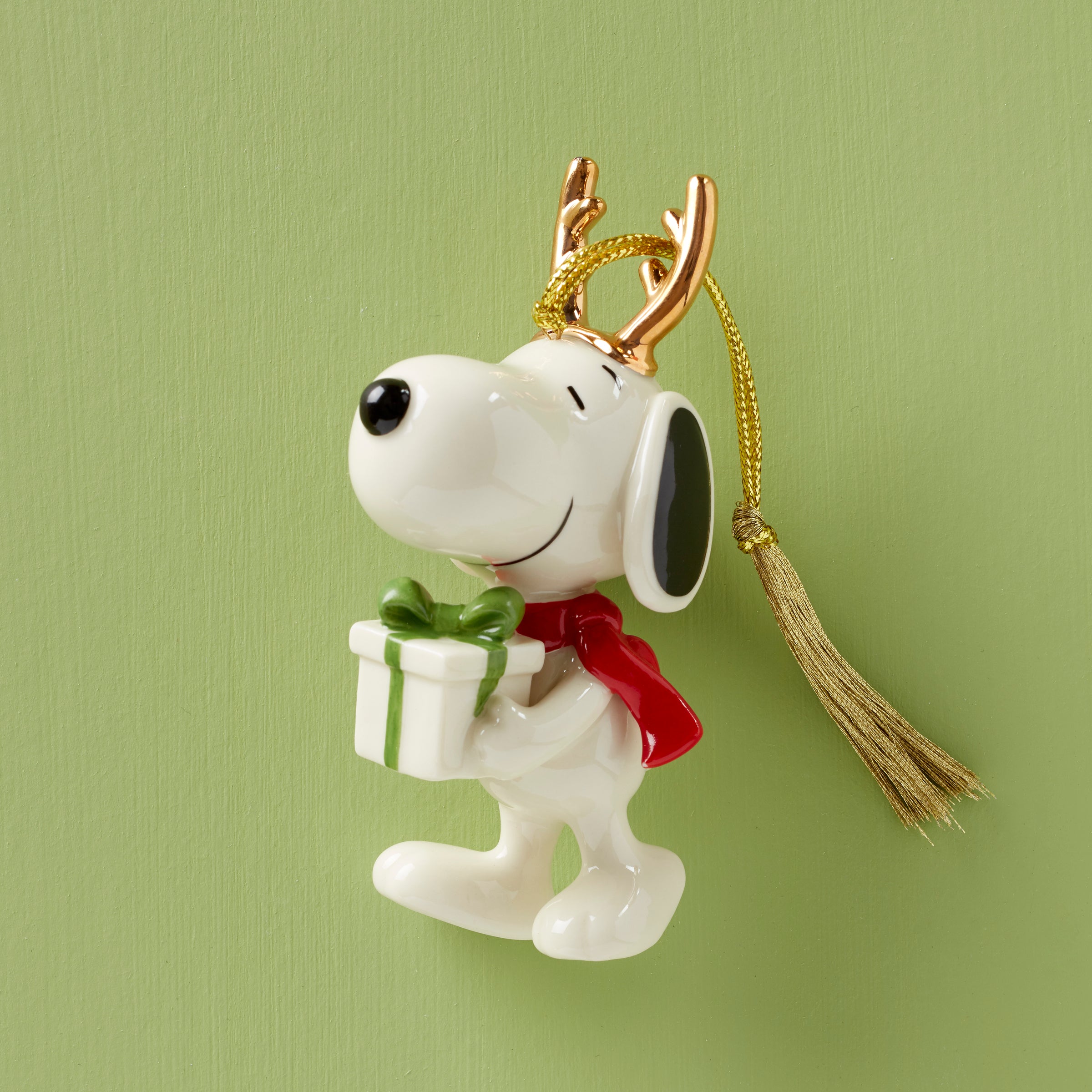 Vintage Snoopy Christmas Ornament with Gift Box - Perfect for Holiday Tree Decorations, Gift Giving & Collectibles