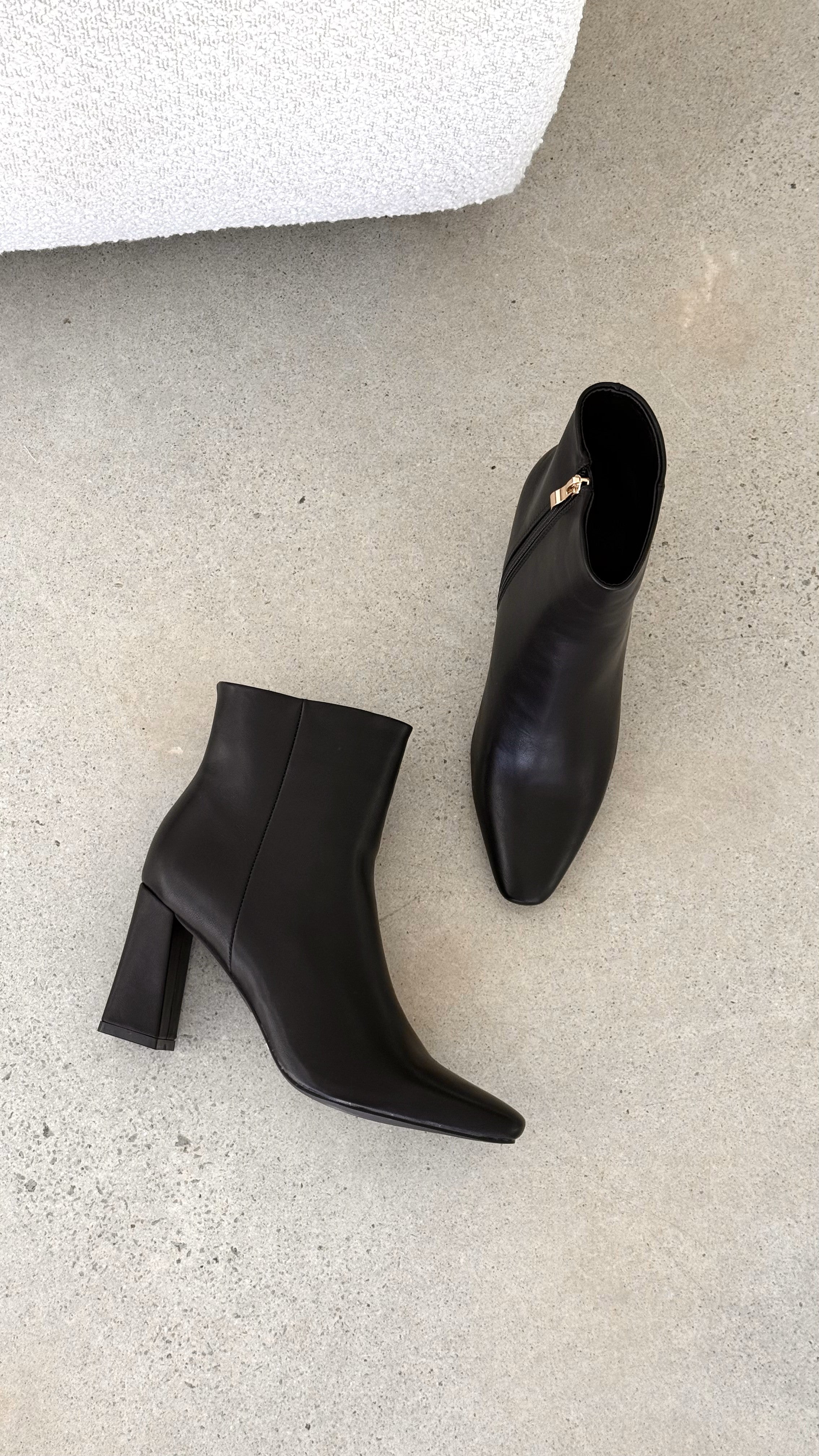 Indeera Black Boots for Women - Stylish & Comfortable Winter Boots for Outdoor, Hiking & Casual Wear