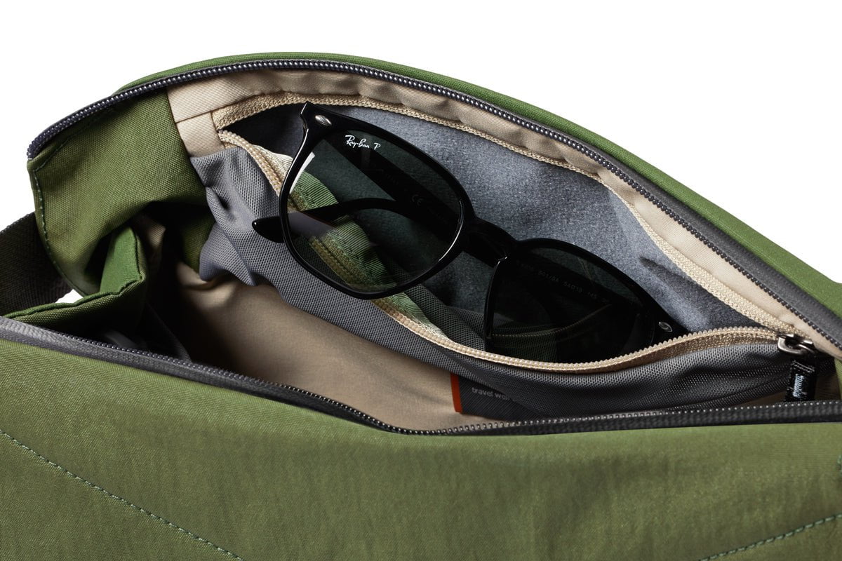 Bellroy Venture Sling 9L Crossbody Bag - Lightweight & Water-Resistant Travel Sling Pack for Men & Women - Perfect for Hiking, Commuting & Everyday Carry