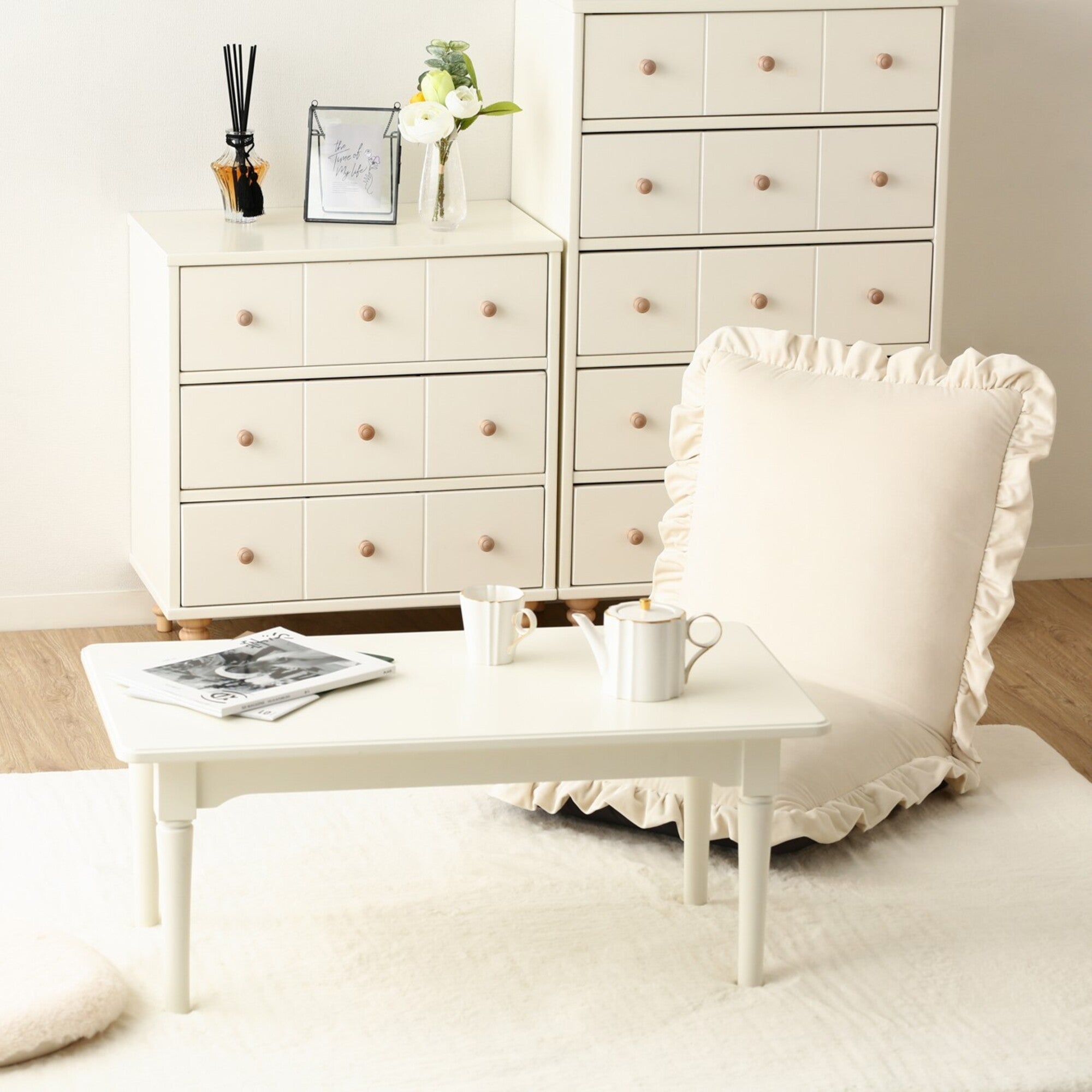 Lana Chest Low 2 White X Natural - Modern Coffee Table with Natural Wood Finish for Living Room, Bedroom & Office Decor