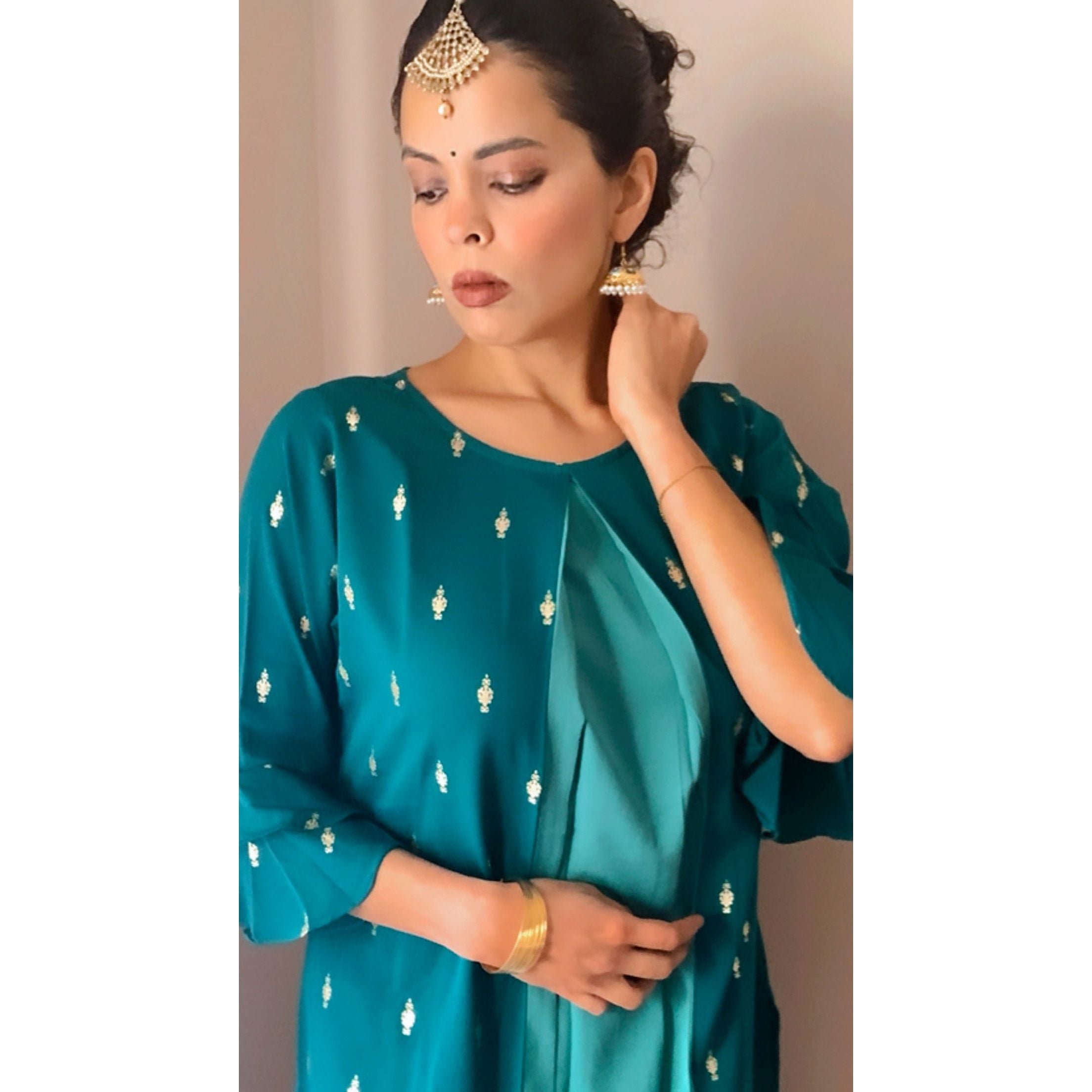 Stylish Dual Tone Green Poly Crepe Kurti for Women | Elegant Indian Ethnic Wear | Perfect for Festivals, Weddings & Casual Outings